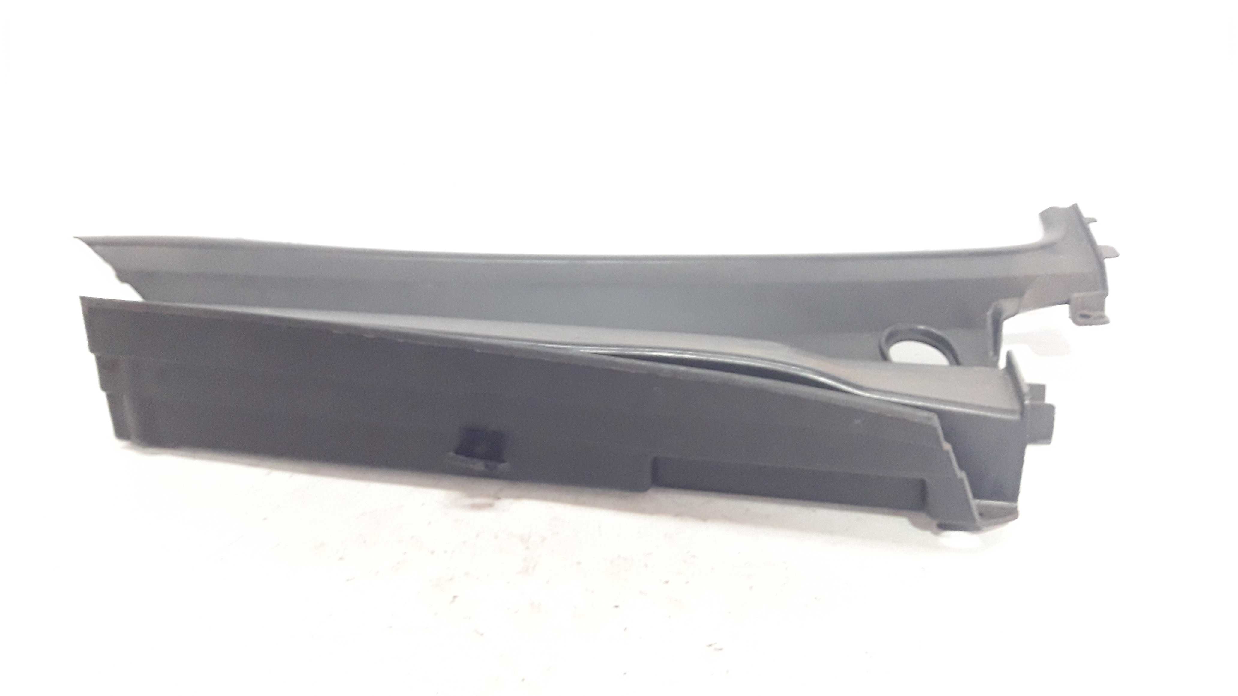 Moldura  Churrasqueira Esquerda  Parabrisa Fiesta 4 A 12 4