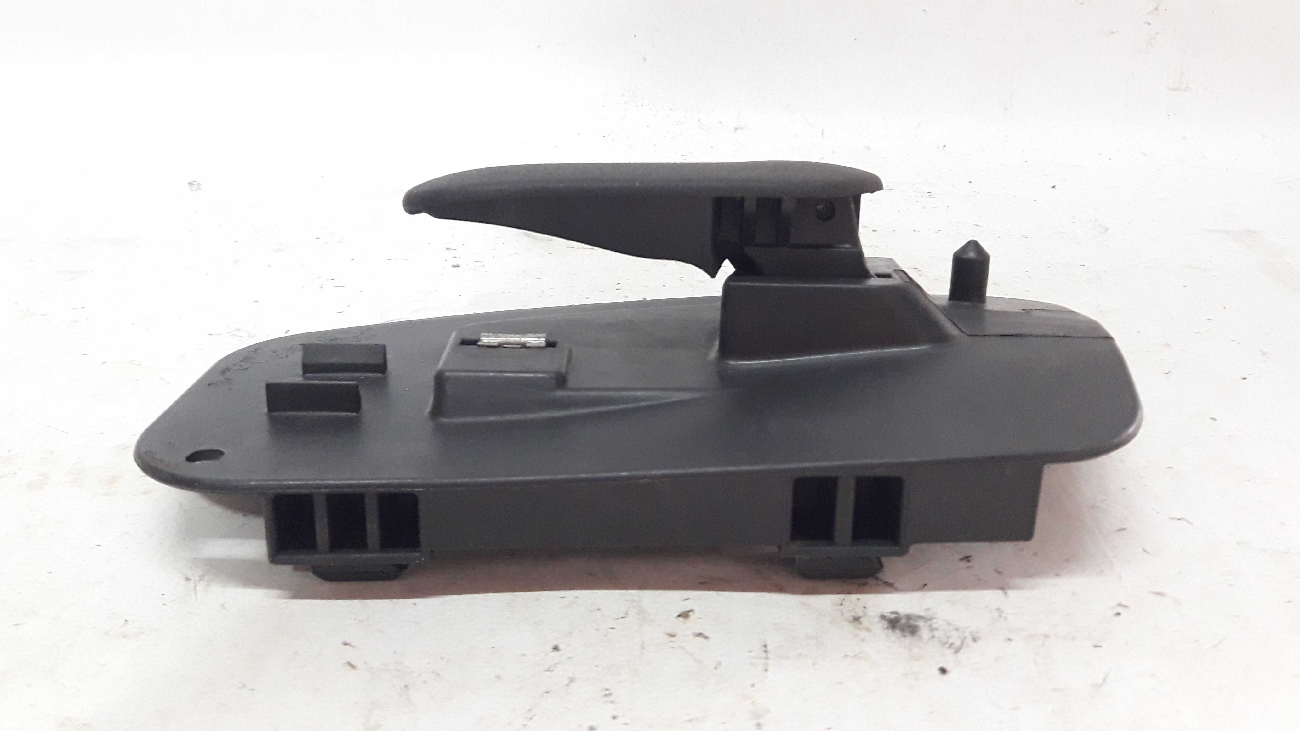 Maçaneta Interna Traseira Direita Corsa Maxx 3 A 10 13104270 Preto Traseira 5