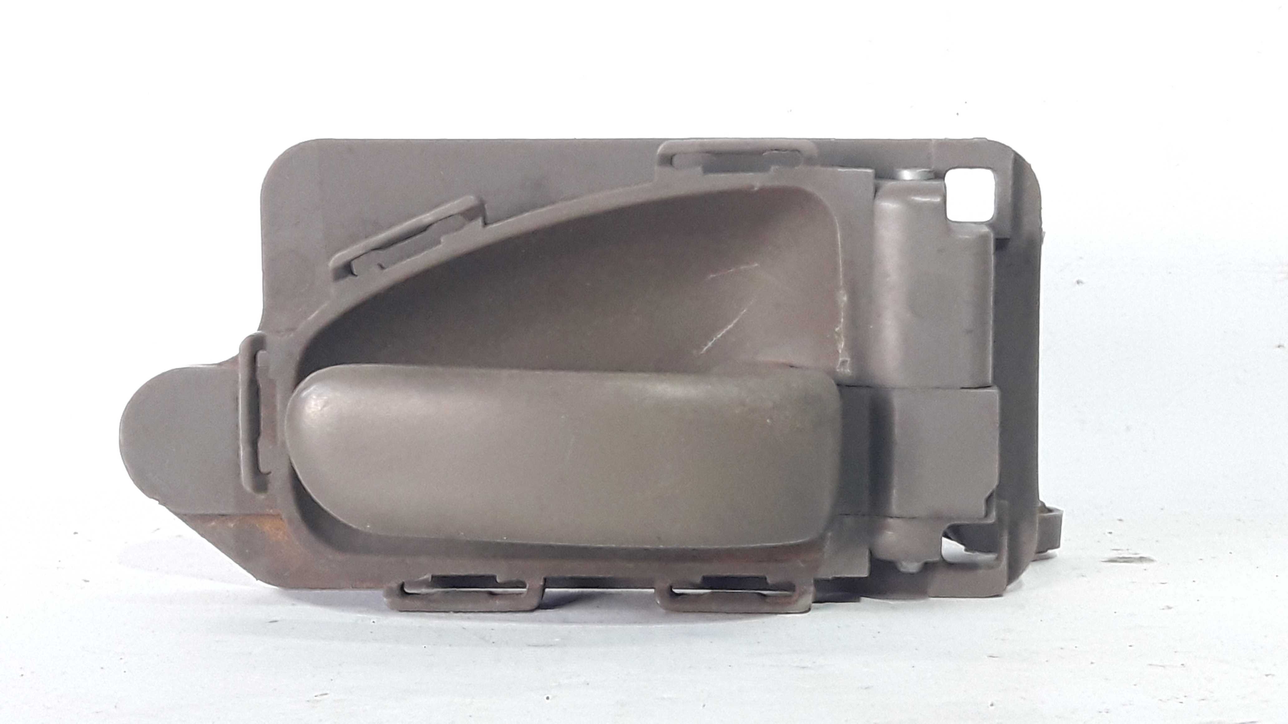 Maçaneta Interna Diant Direita Xsara Picasso 02/08 25151 – Pret – Dianteira 1