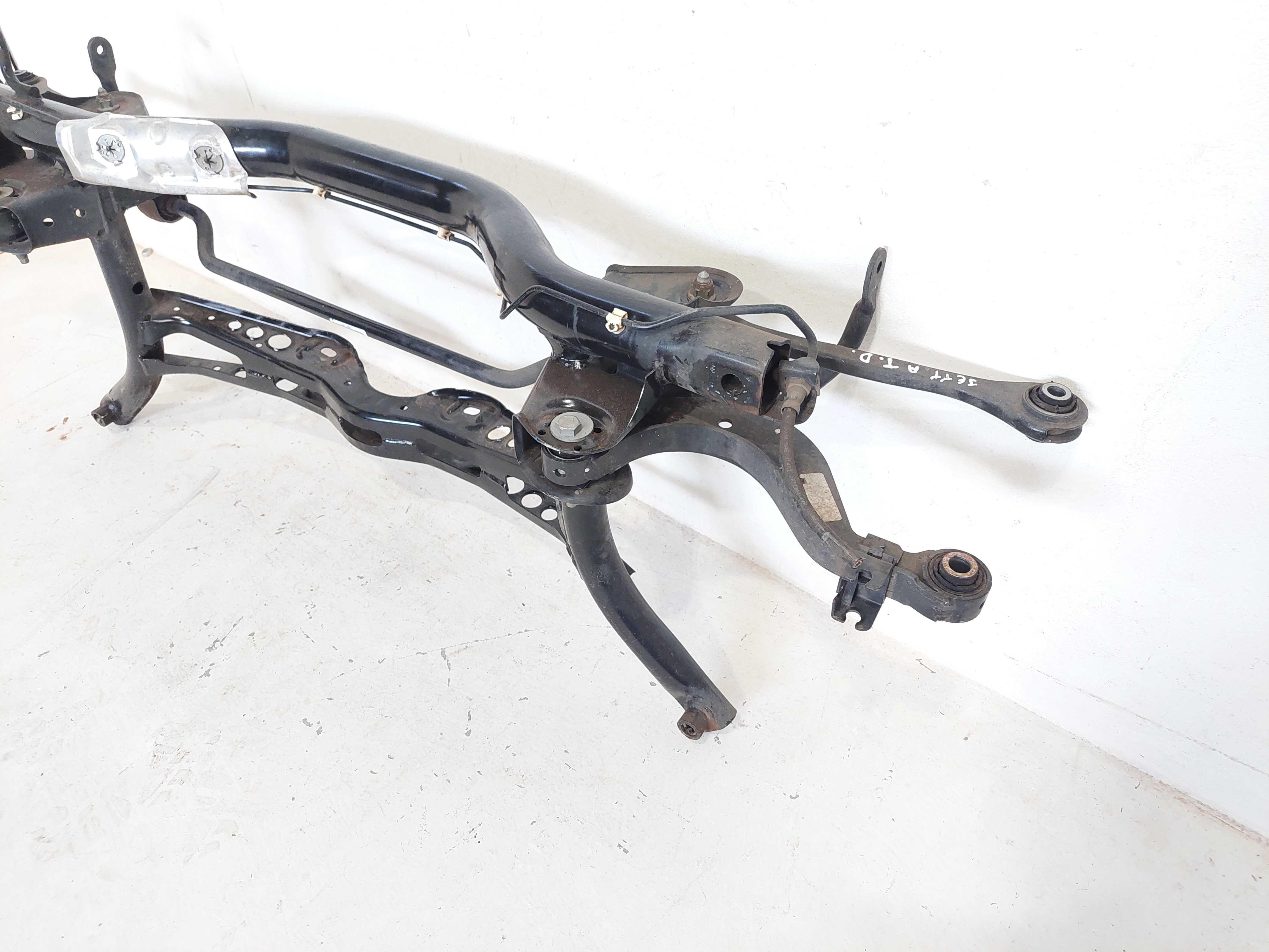 Quadro Da Suspensão Traseira Volkswagen Jetta 2012 3