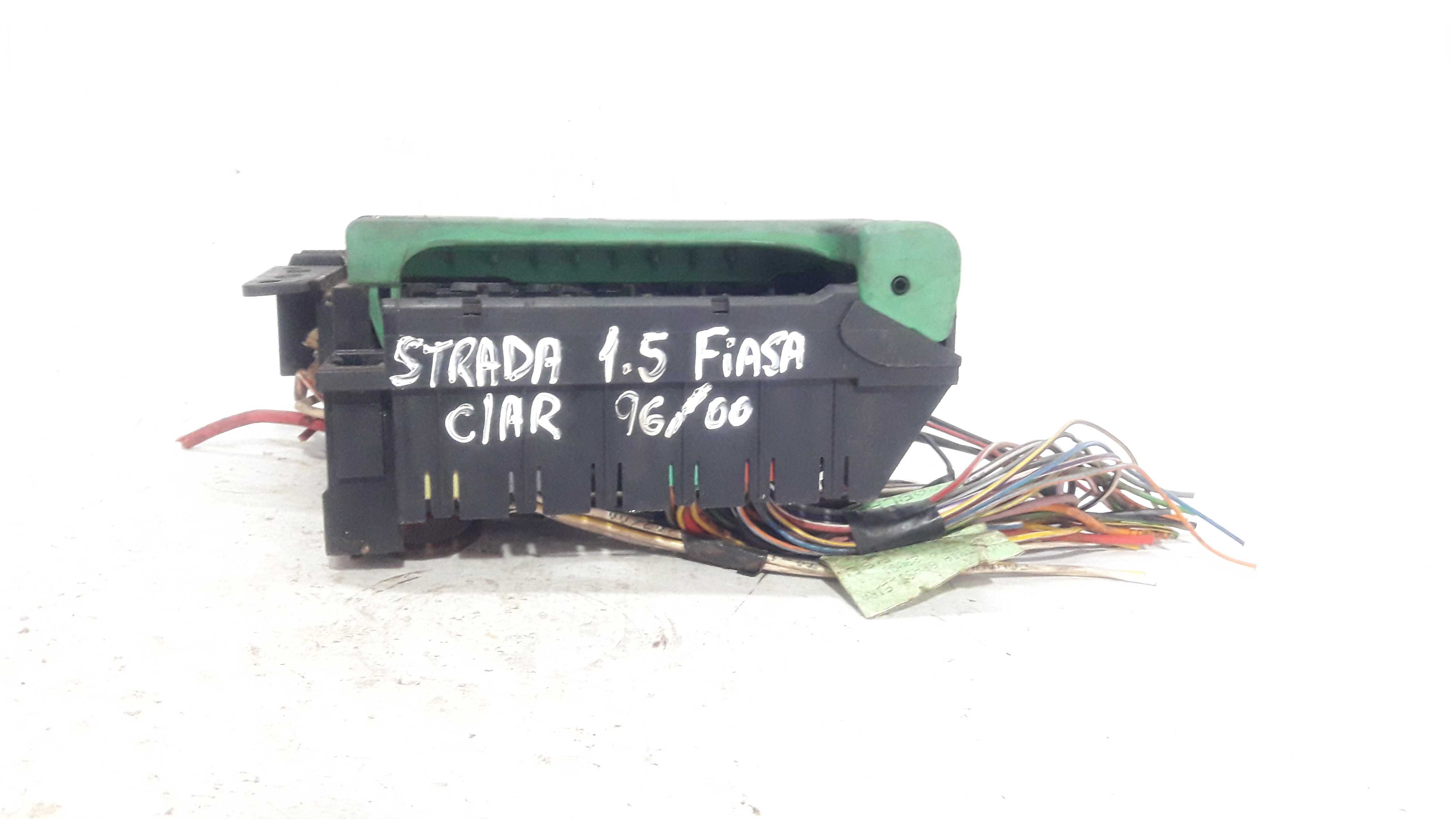 Caixa Fusiveis Strada 1.5 Fiasa C Ar 96 A 00 4