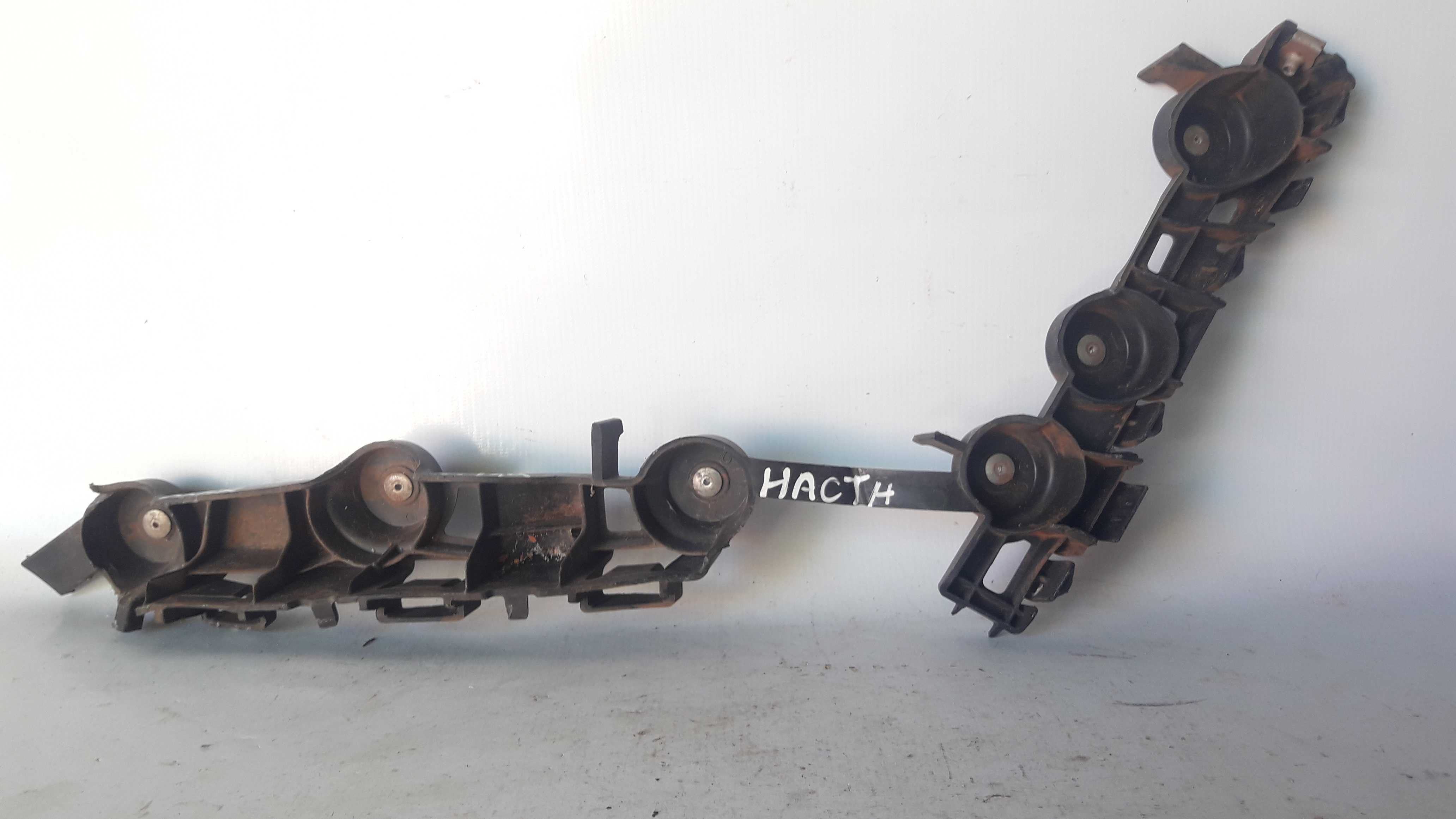 Guia Parachoque Traseiro Esquerdo Gm Ônix 13/19 Original 2