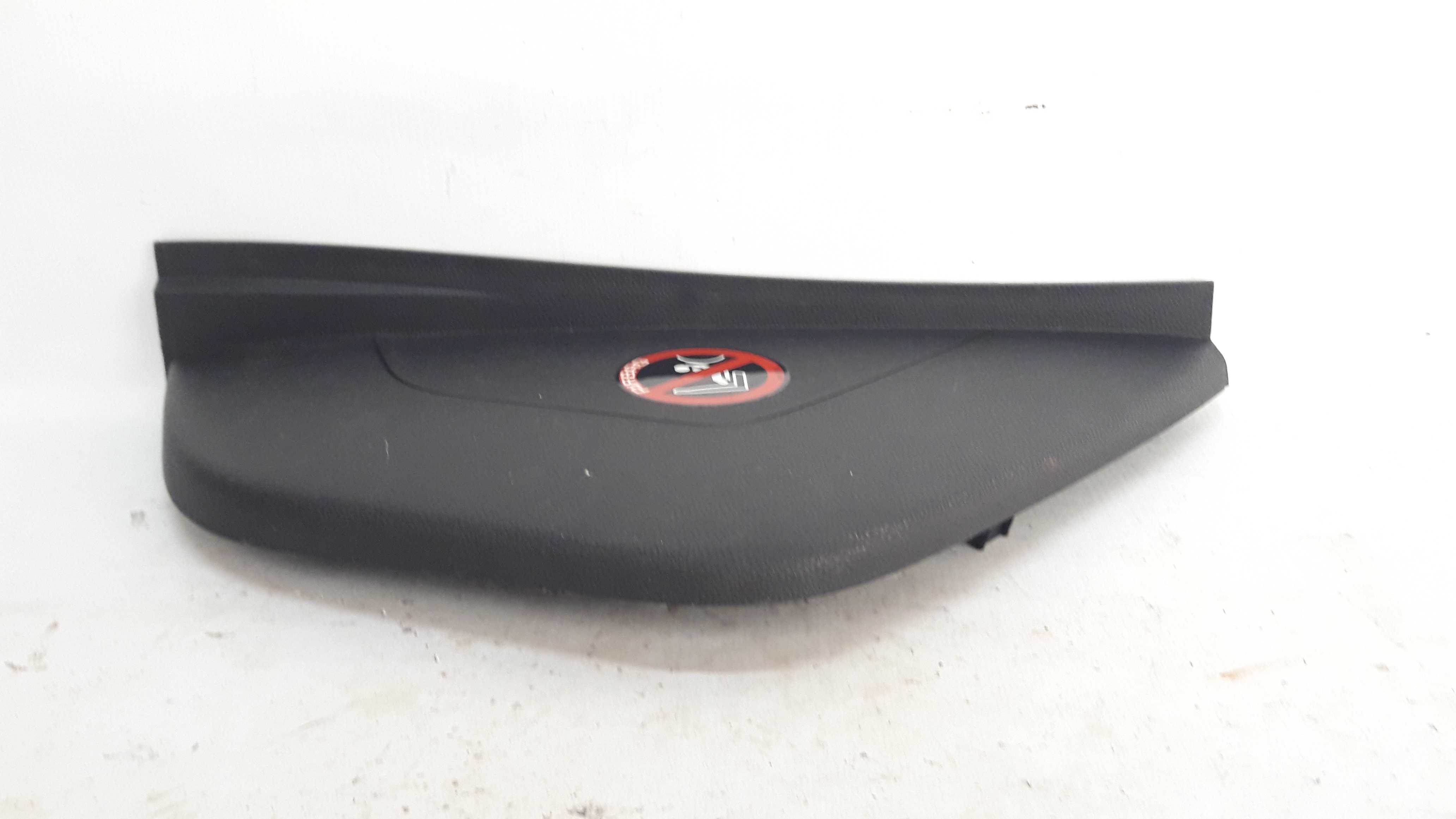 Moldura Lateral Direita Painel  Onix Prisma 12 A 19 94750000 3