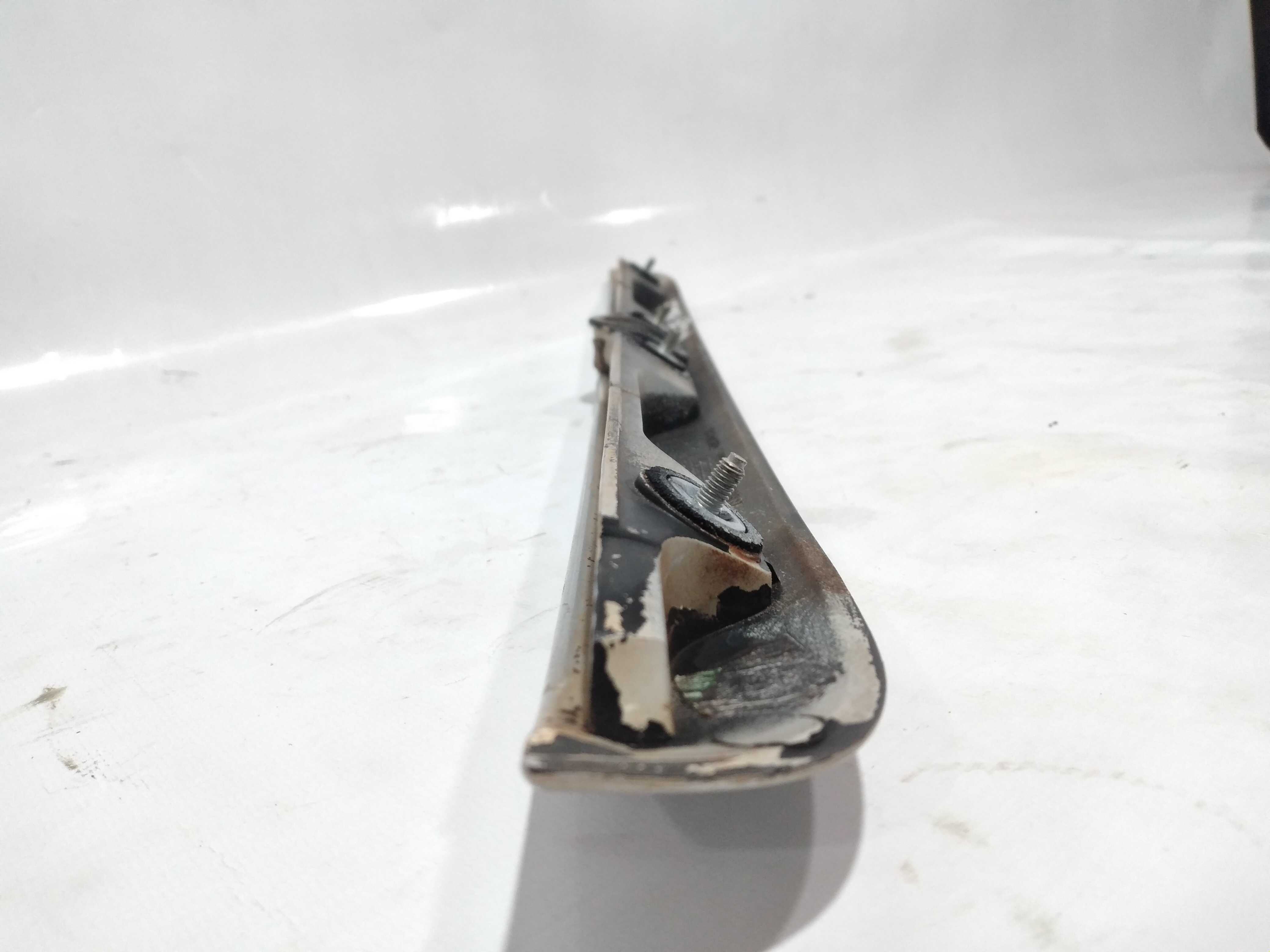Moldura Friso Tampa Traseira Astra Sedan 02/10 Original Prata 3