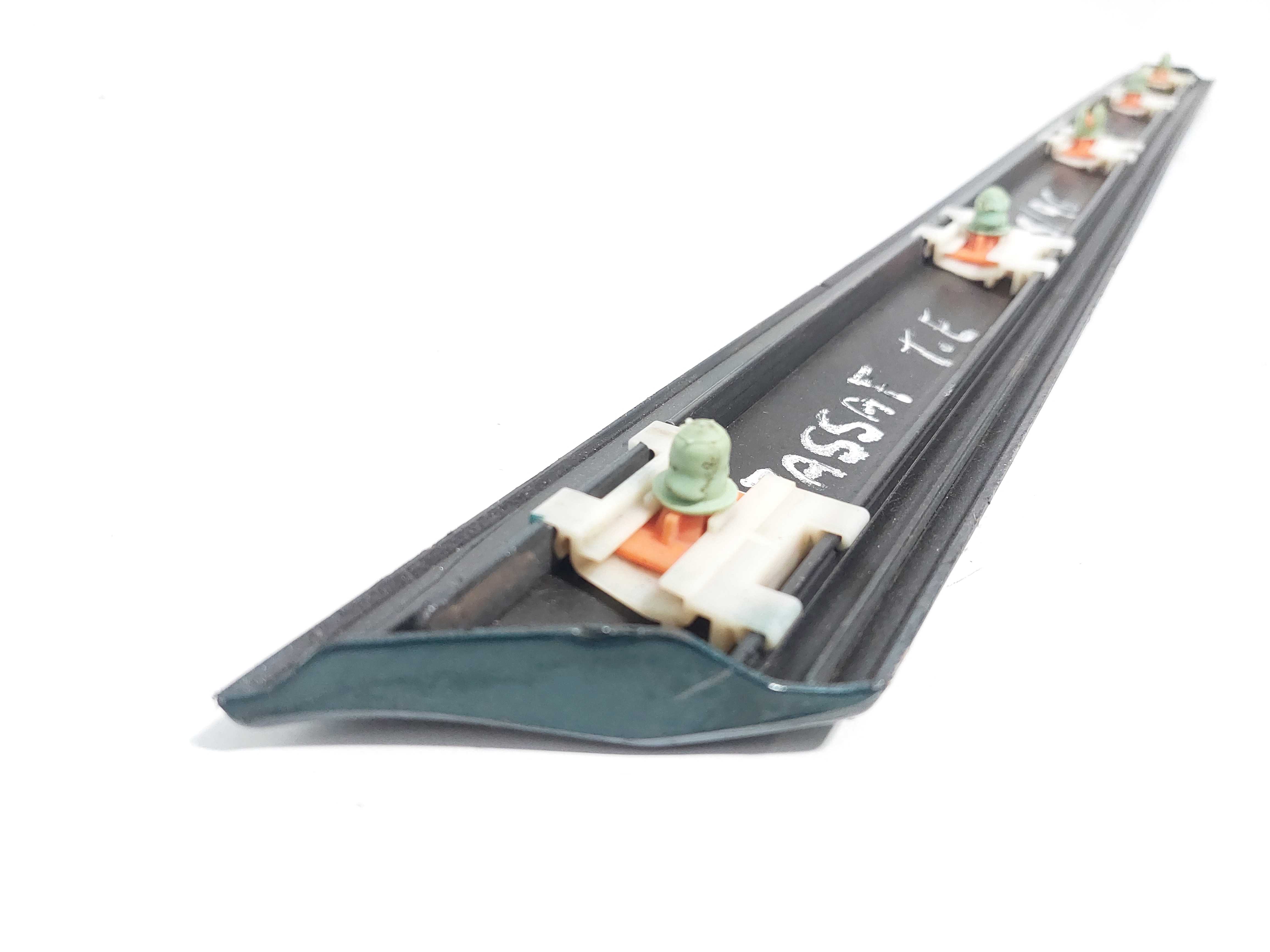 Moldura Porta Traseiro Esquerdo Passat Alemão Variat 1995  Verde 3