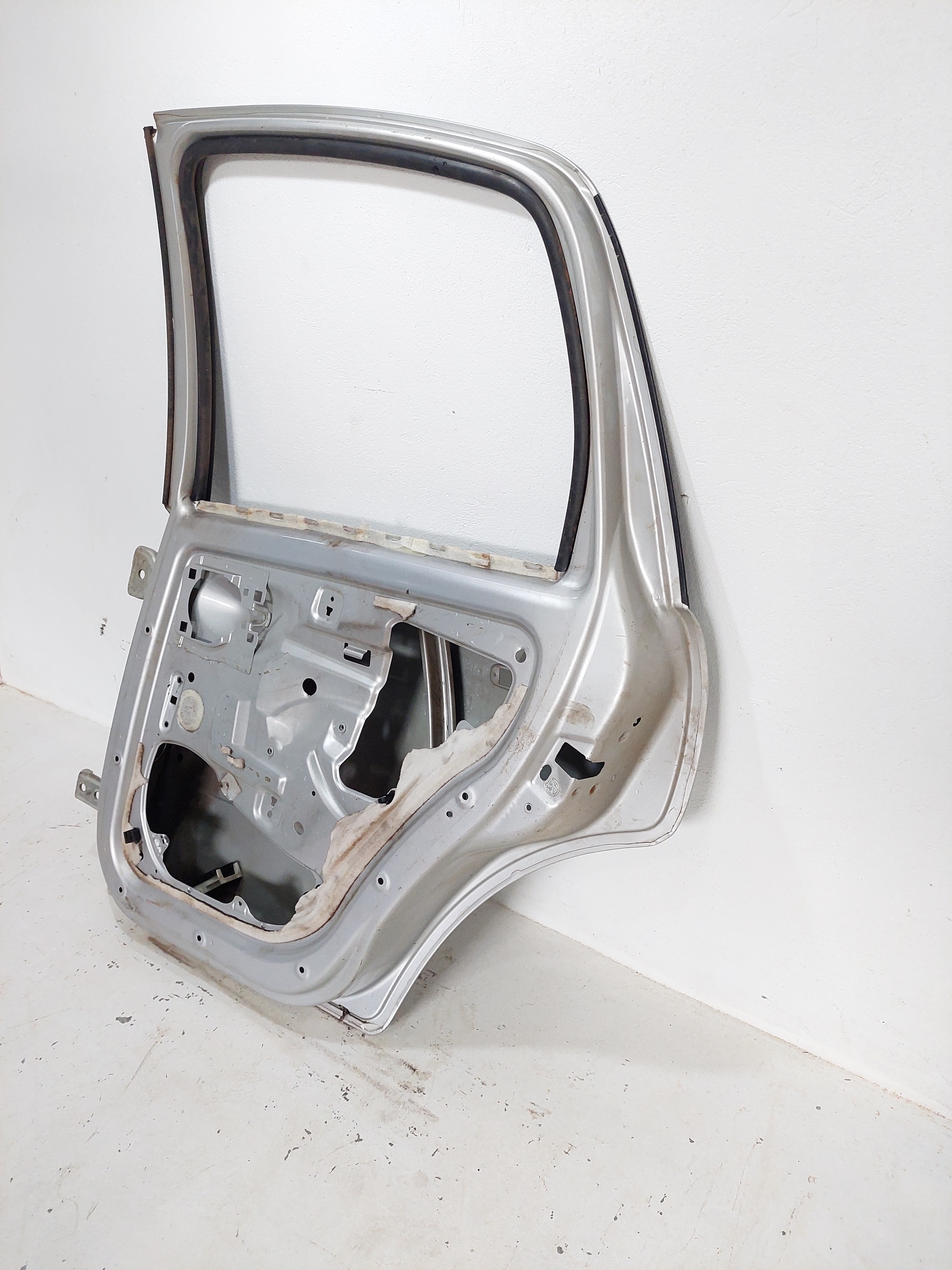 Porta Traseira Direita Citroën C3 Original Com Avarias 3
