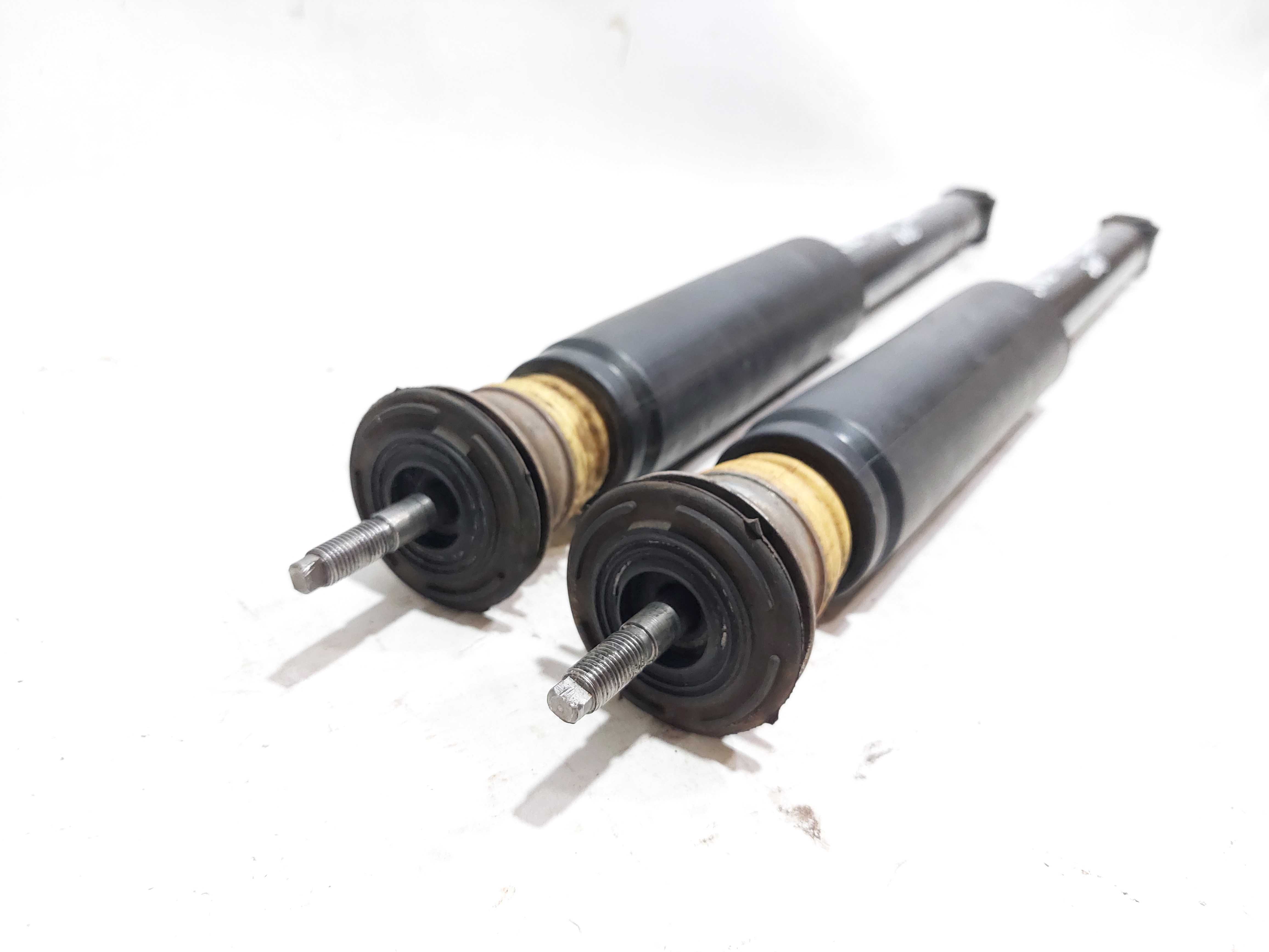 Par Amortecedor Traseiro Toyota Etios Sedan 2015 1.5 Origina 3