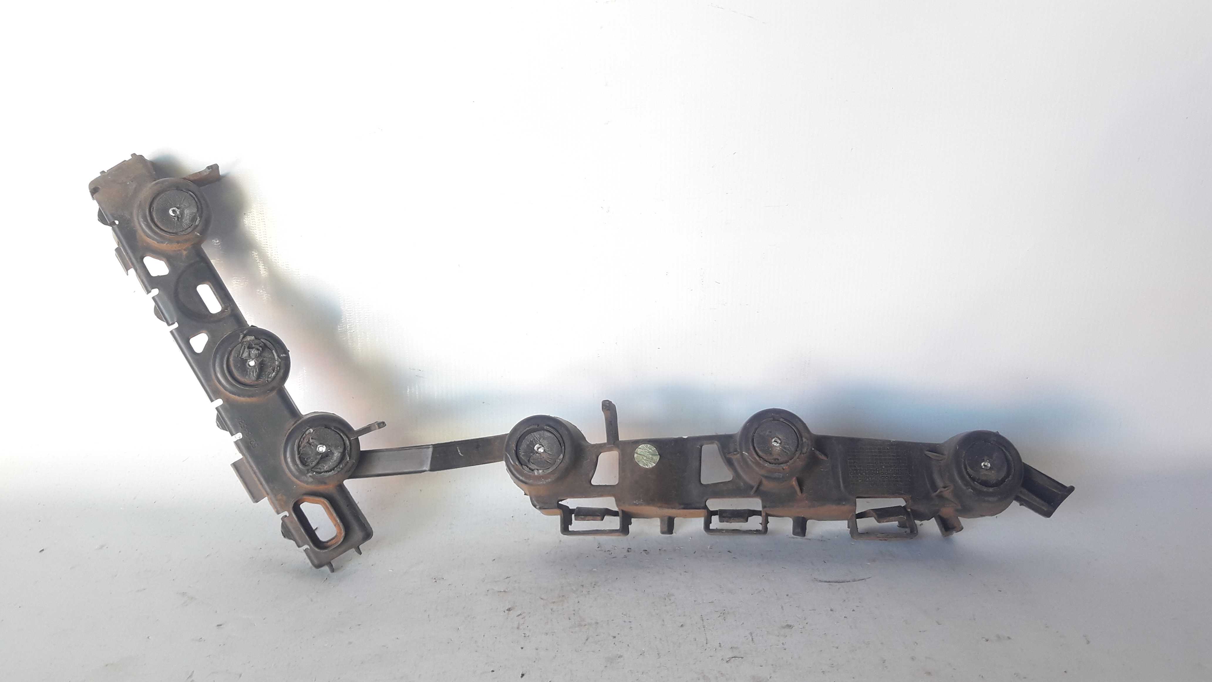 Guia Parachoque Traseiro Esquerdo Gm Ônix 13/19 Original 1