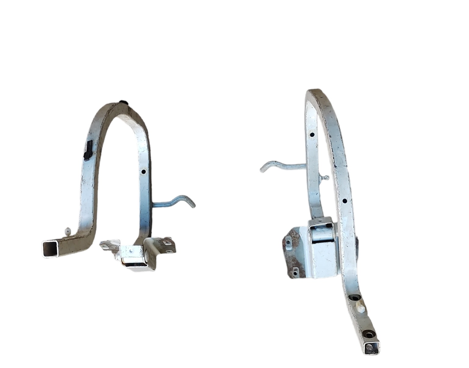 Dobradiça Tampa Traseira Malas Jetta 11/15 23570 2