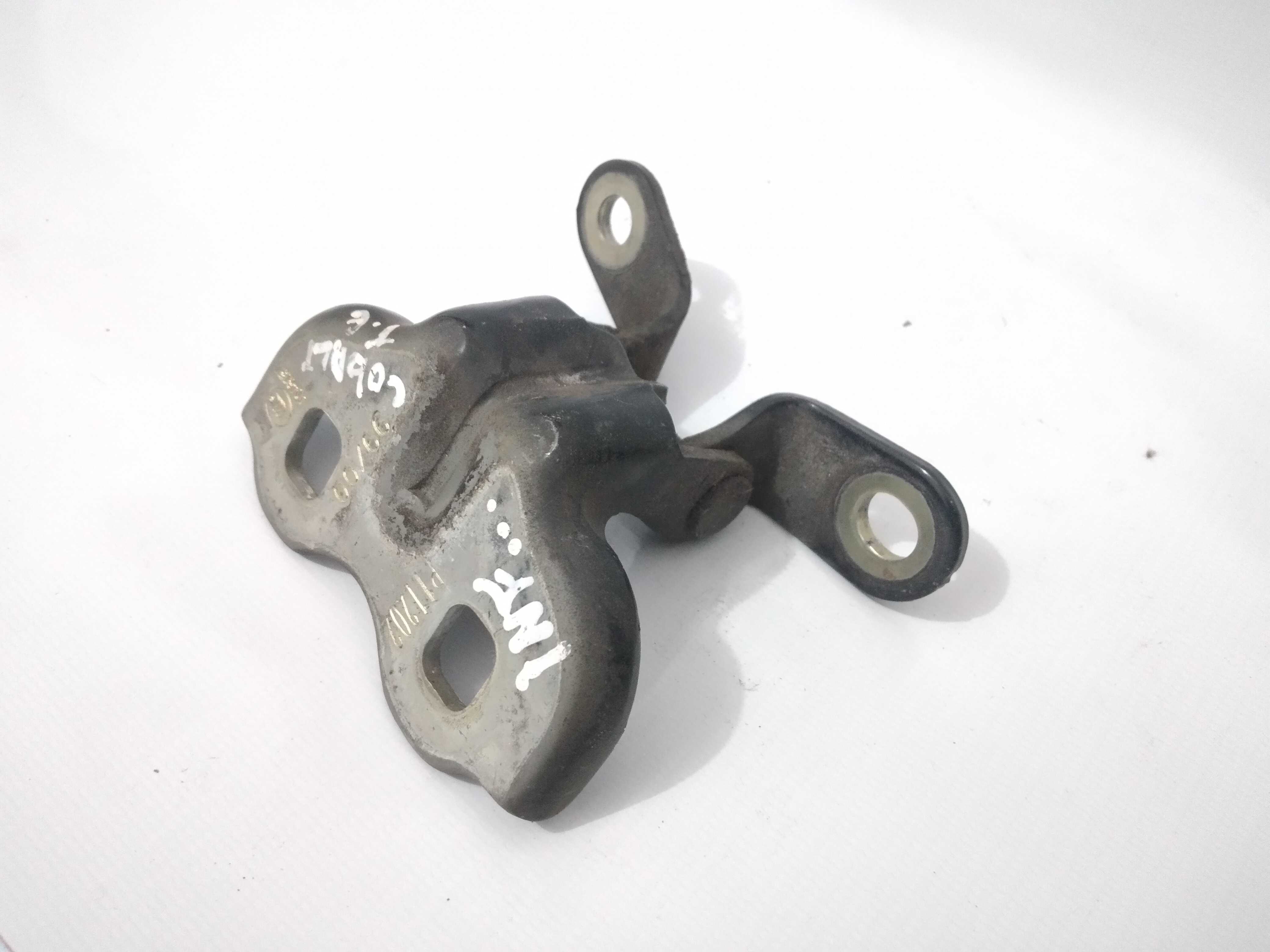 Dobradiça Porta Traseira Esquerda Inferior Cobalt 2011/2015 1