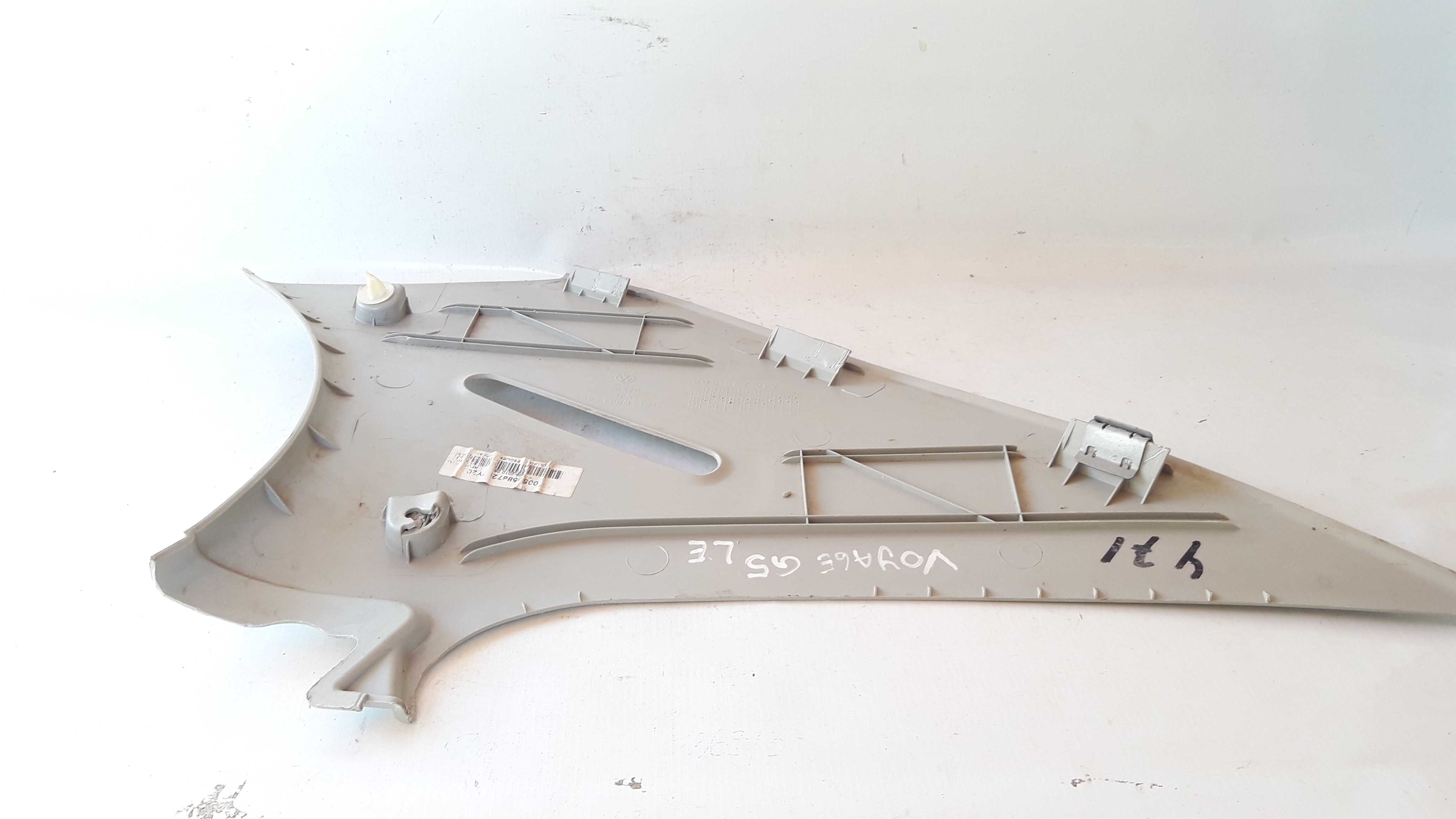 Moldura Coluna Traseira Esquerdo Voyage G5 5u5867287 3