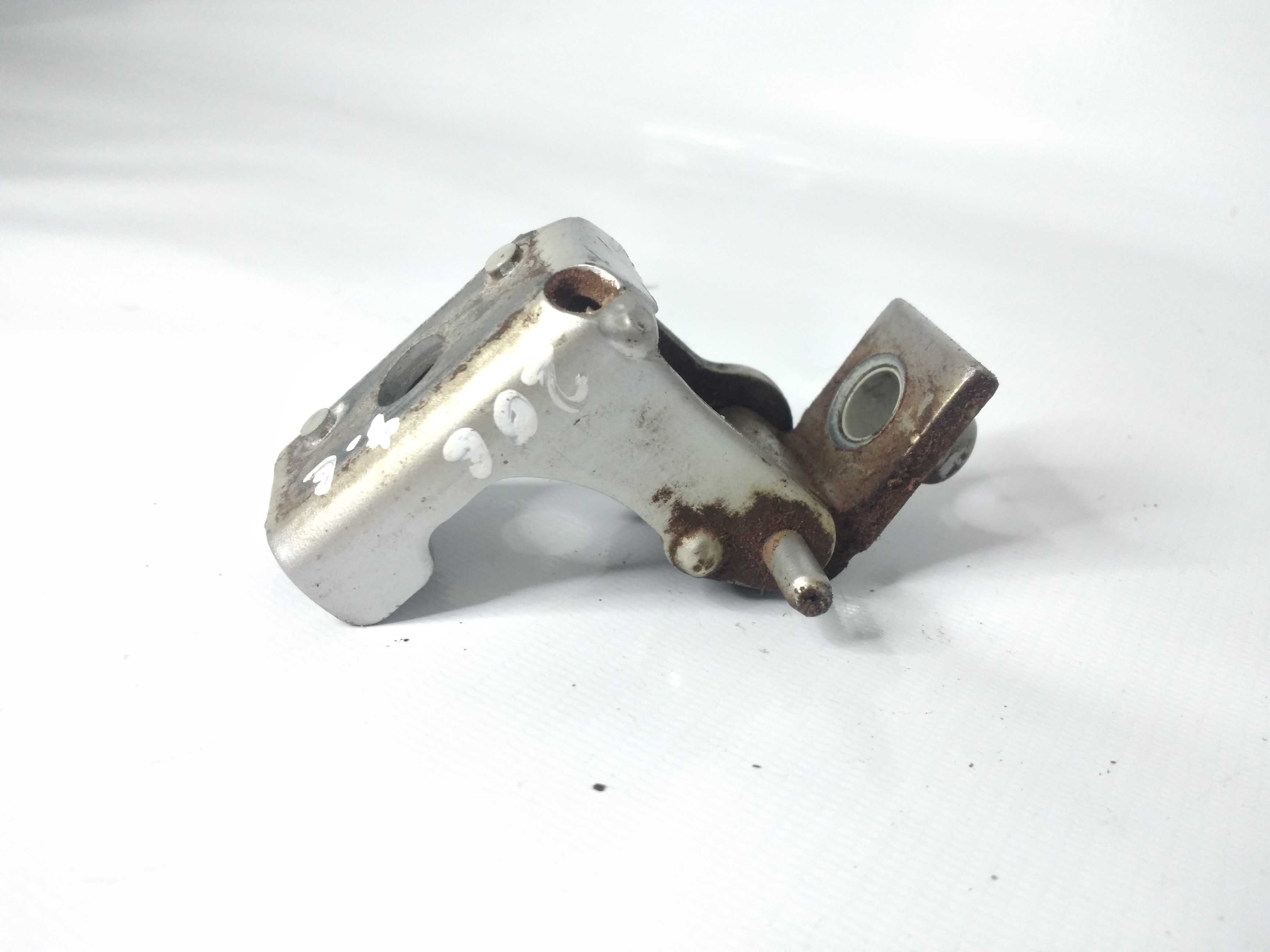 Dobradiça Porta Traseira Esquerda Superior Peugeot 206 1