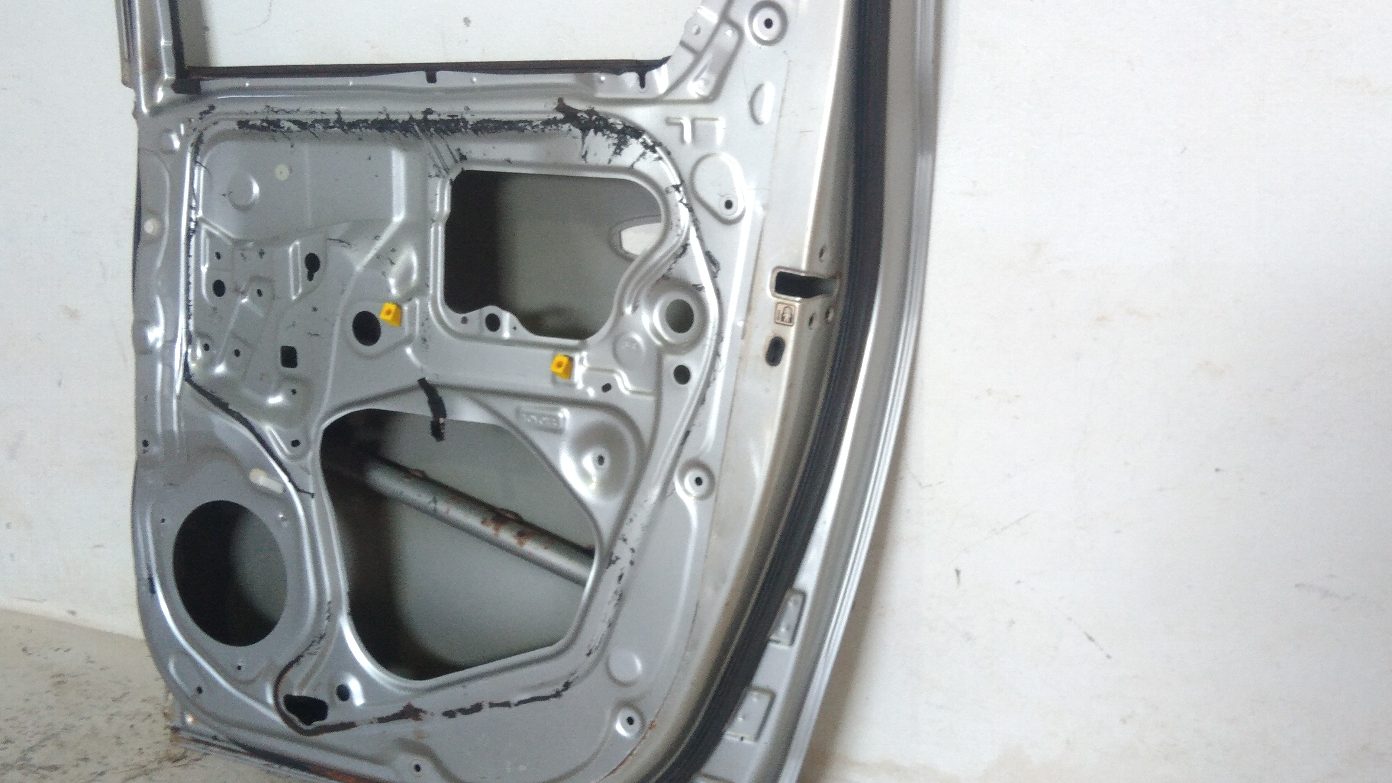 Porta Traseira Direita Hilux Original 2016/20 Com Detalhes 3