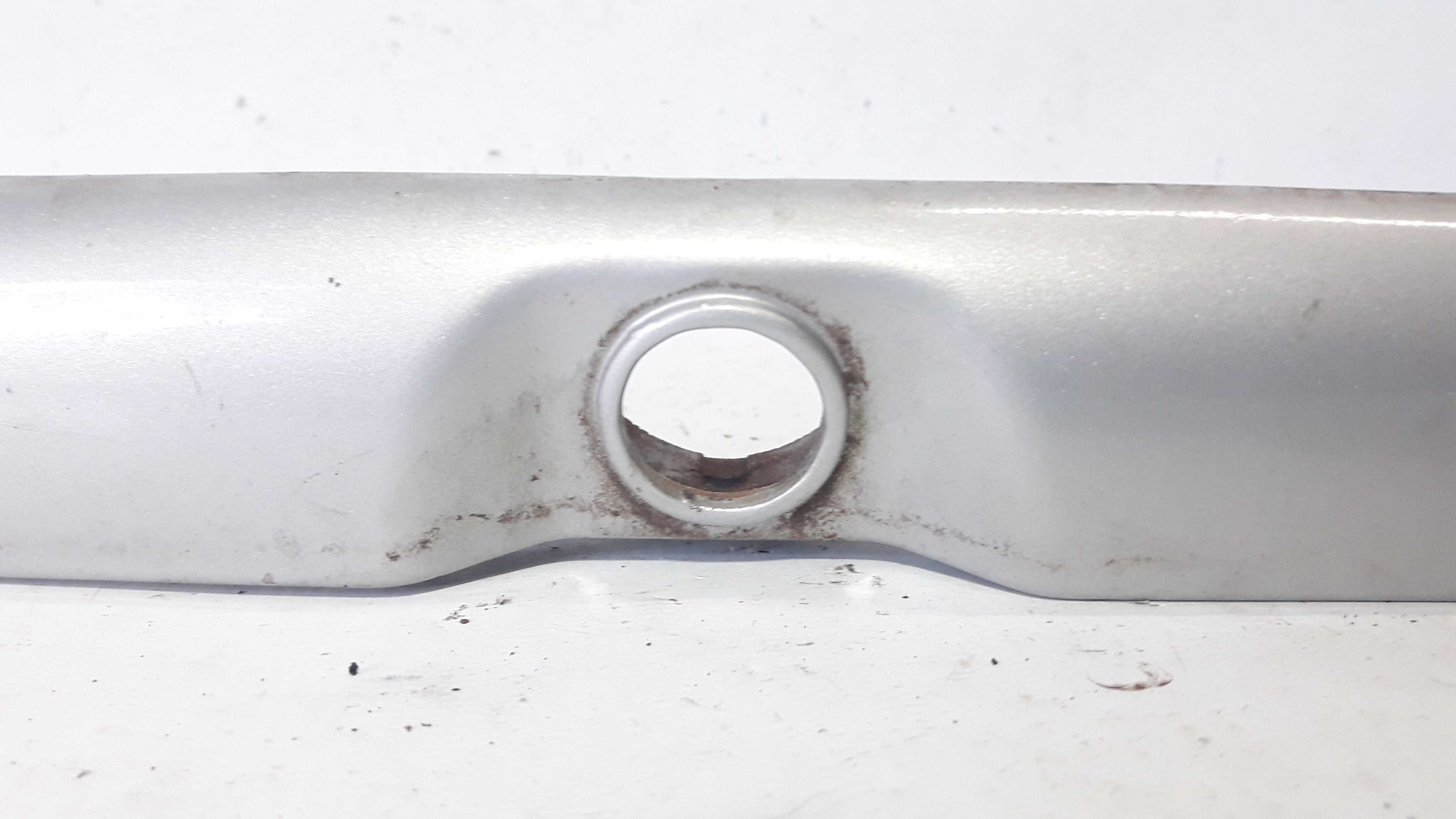 Friso Tampa Traseira Suporte Luz Placa Corsa Classic  24585 Cinza 2