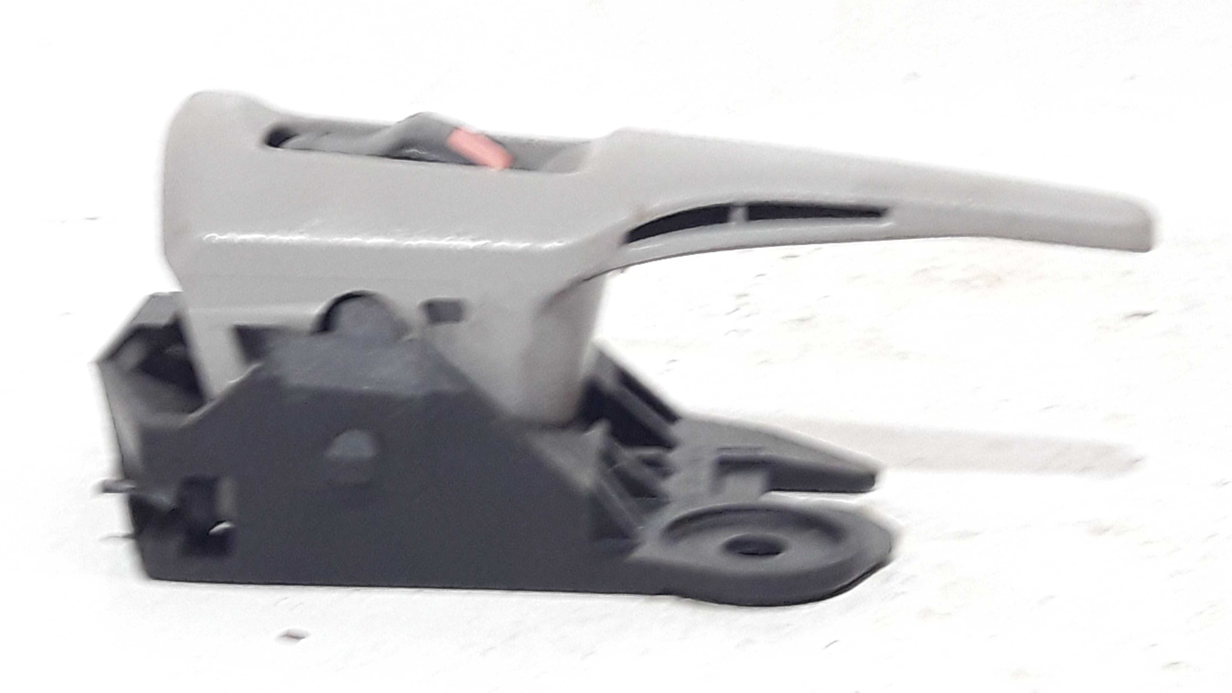 Maçaneta Interna Dianteira Esquerda Corolla 9/14 24504 – Cinza – Dianteira 2