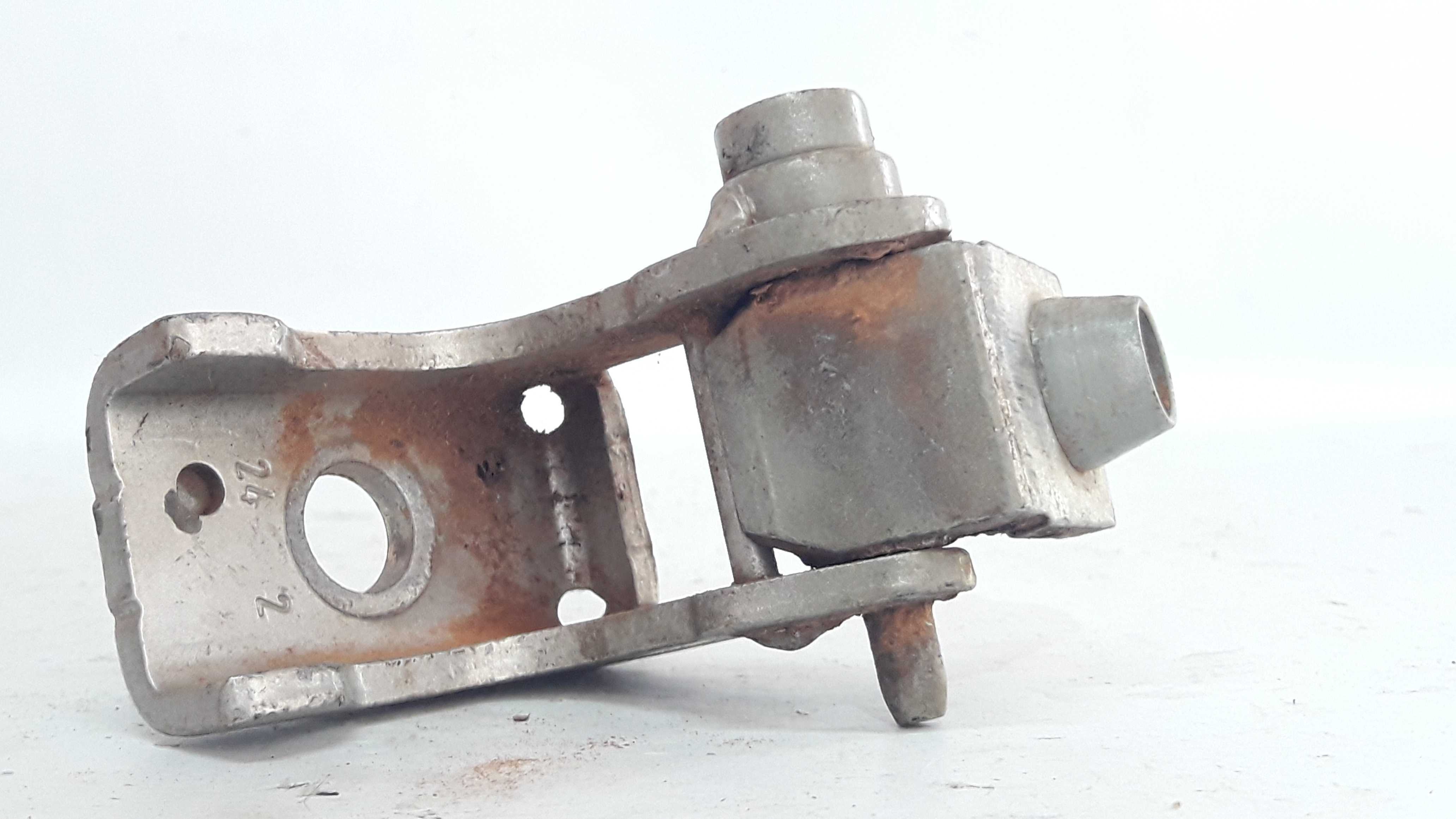 Dobradiça Traseira Esquerda Inferior Peugeot 206 99 A 10 5