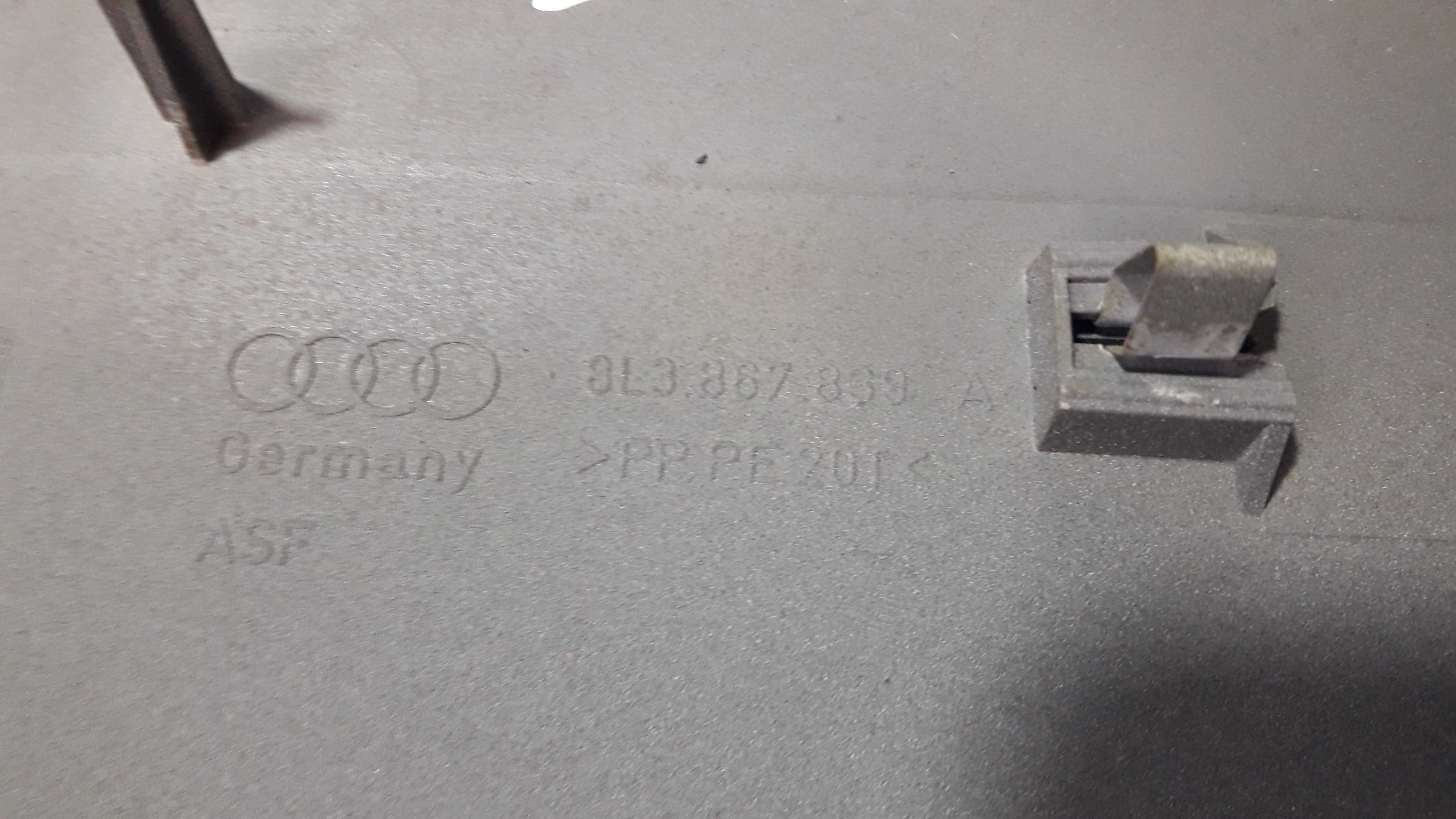Moldura Traseira Int Teto Audi A3 99/6 8l3867839 24904 7