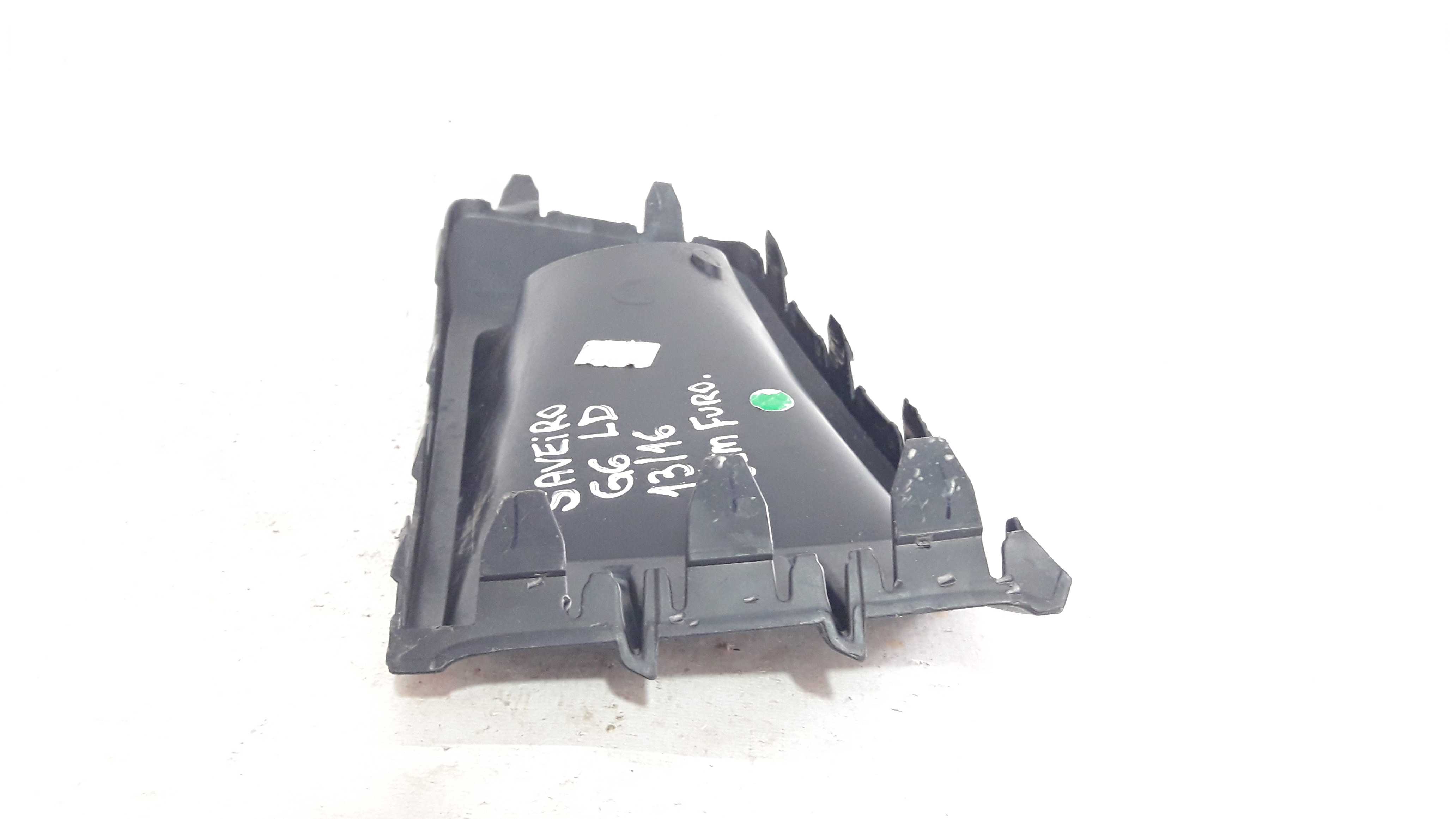 Moldura Farol Milha Direito S Furo Saveiro G6 13/16 5u085366 Preto Direito 5