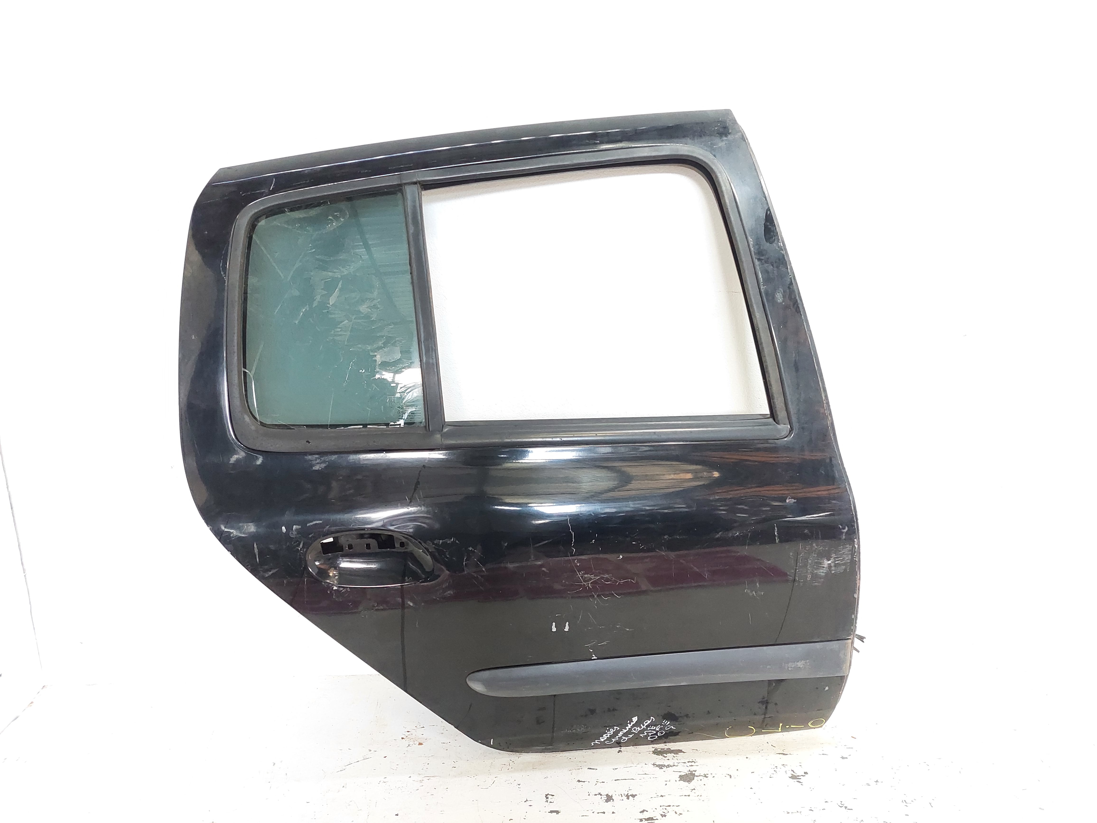 Porta Traseira Direita Renault Clio C/ Pequenos Detalhes 1