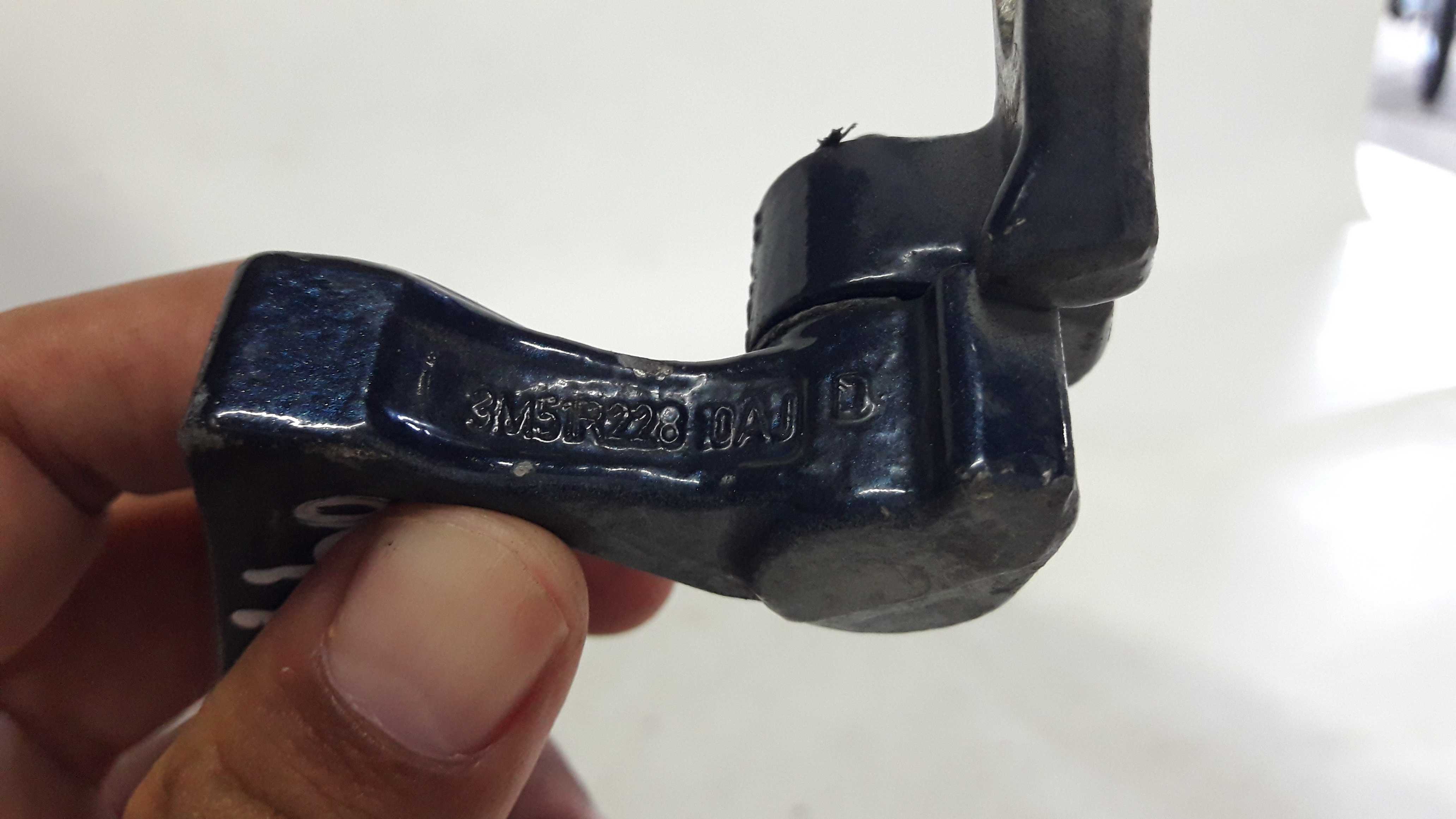 Dobradiça Porta Dianteira Direita Focus 09 A 13 6