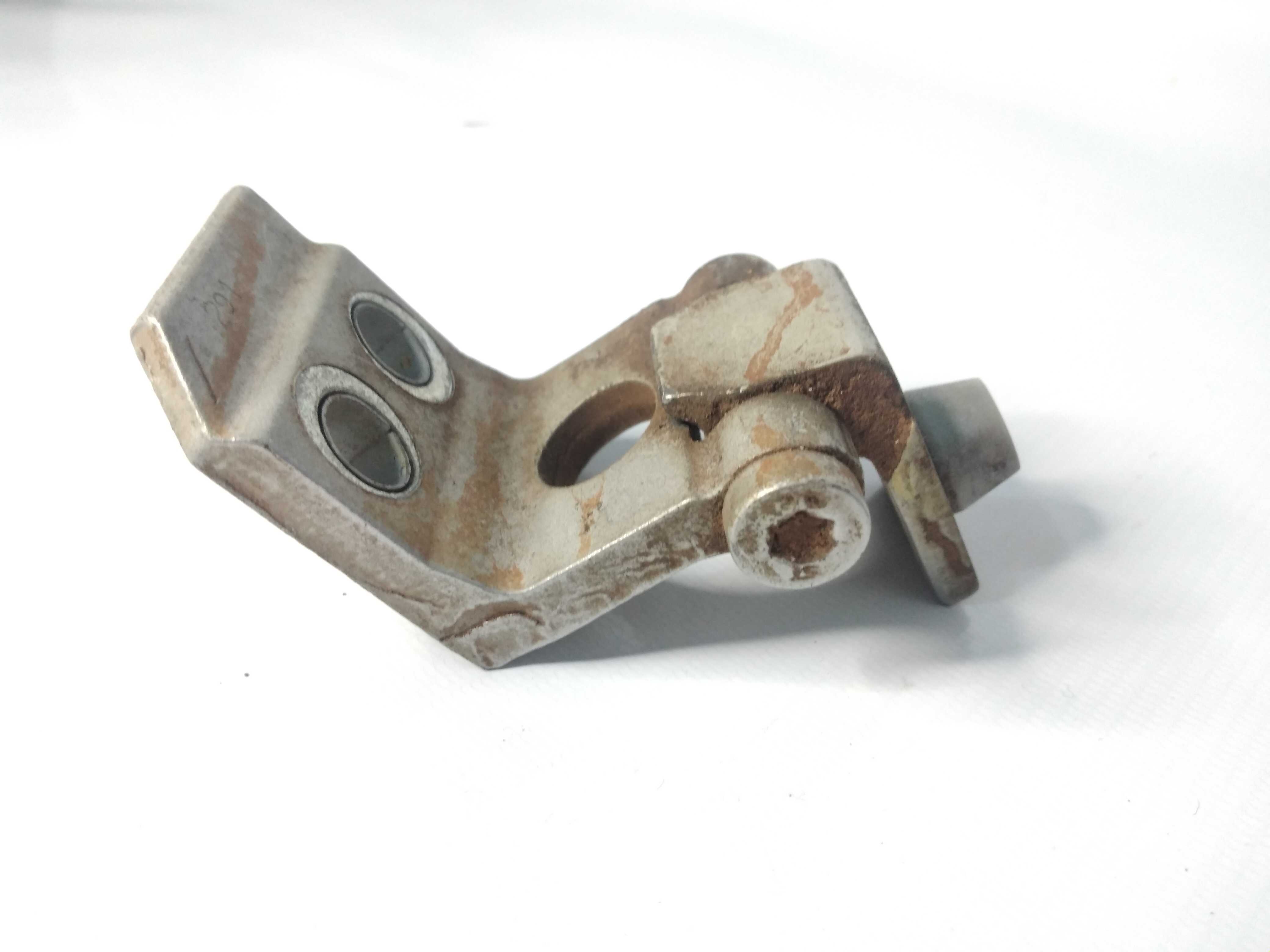 Dobradiça Porta Dianteira Direita Inferior Peugeot 206 2