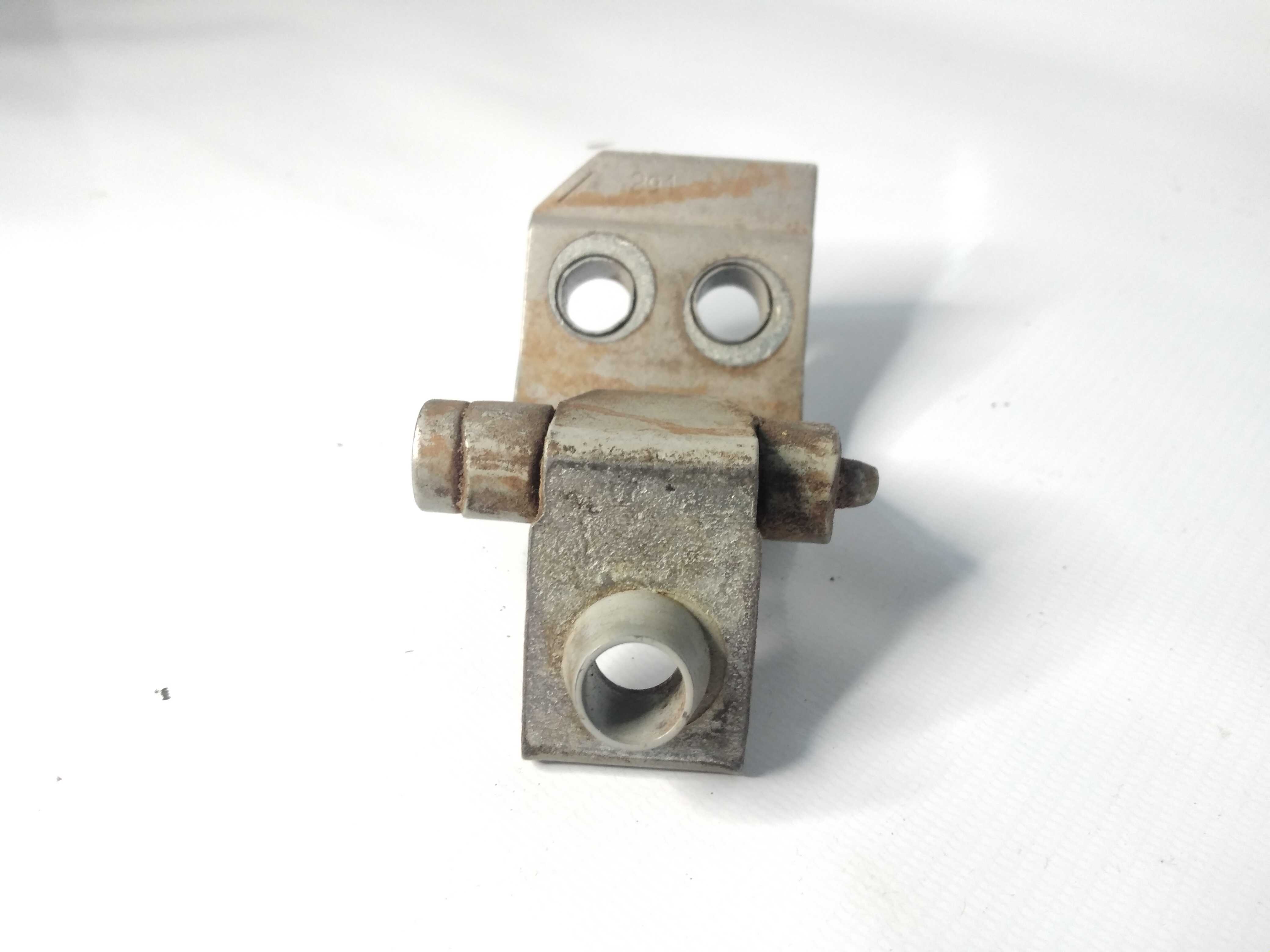 Dobradiça Porta Dianteira Direita Inferior Peugeot 206 4