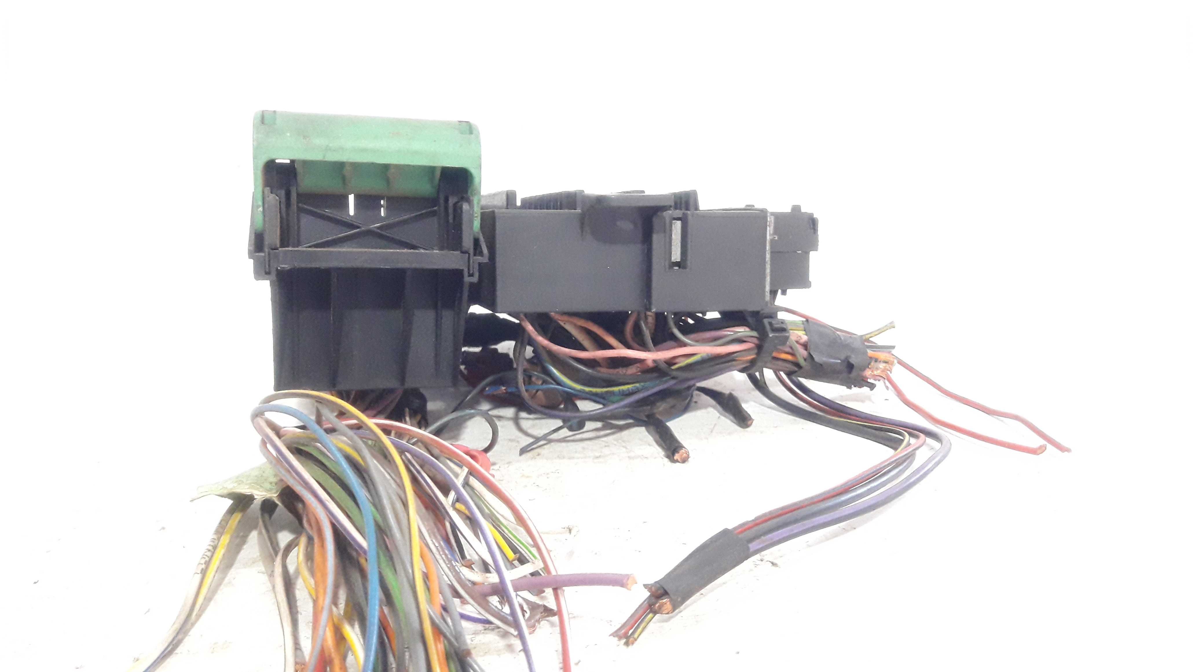 Caixa Fusiveis Strada 1.5 Fiasa C Ar 96 A 00 6
