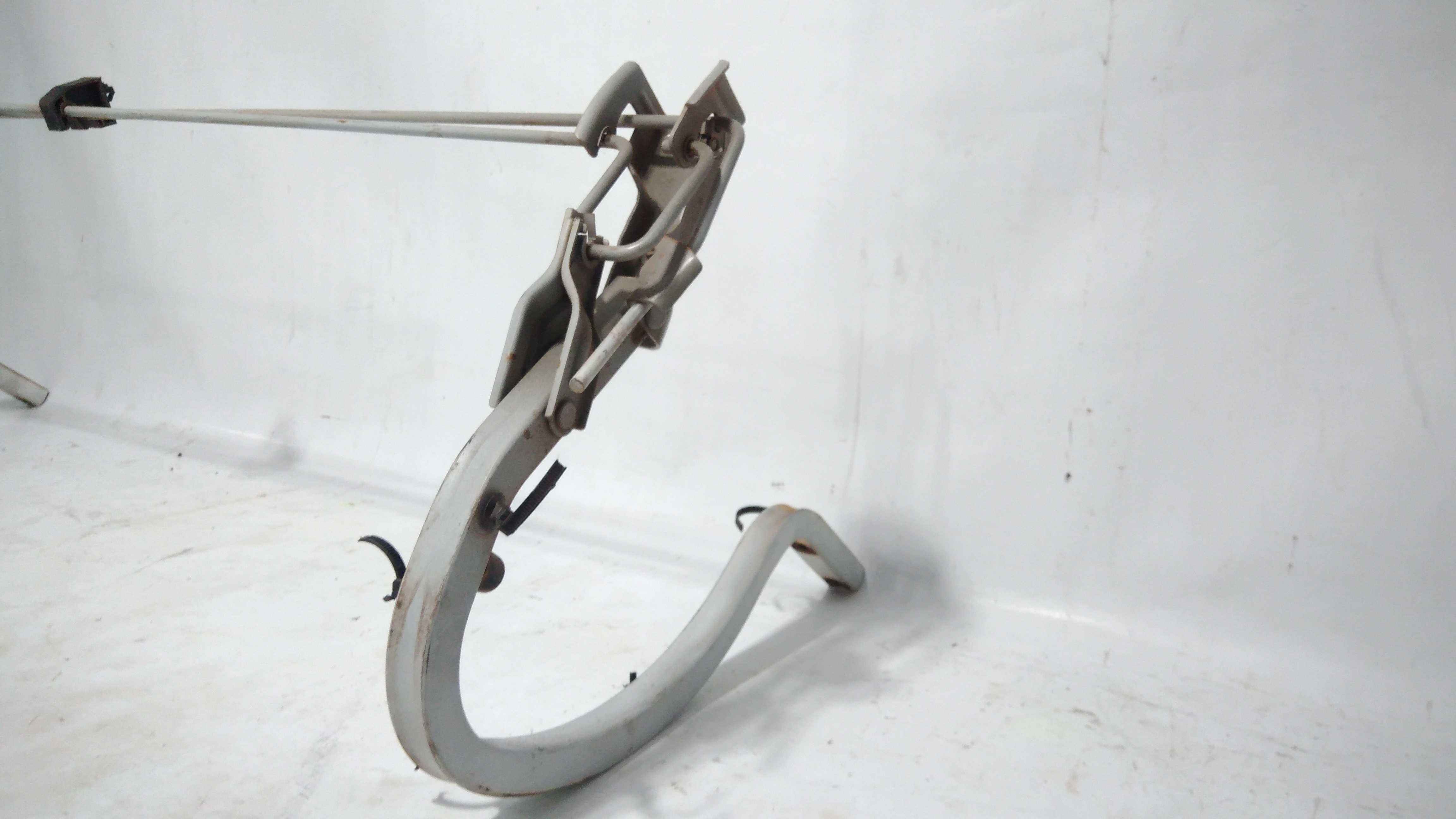 Braço Tampa Traseira Chevrolet Cruze Sedan 2012/2015 3