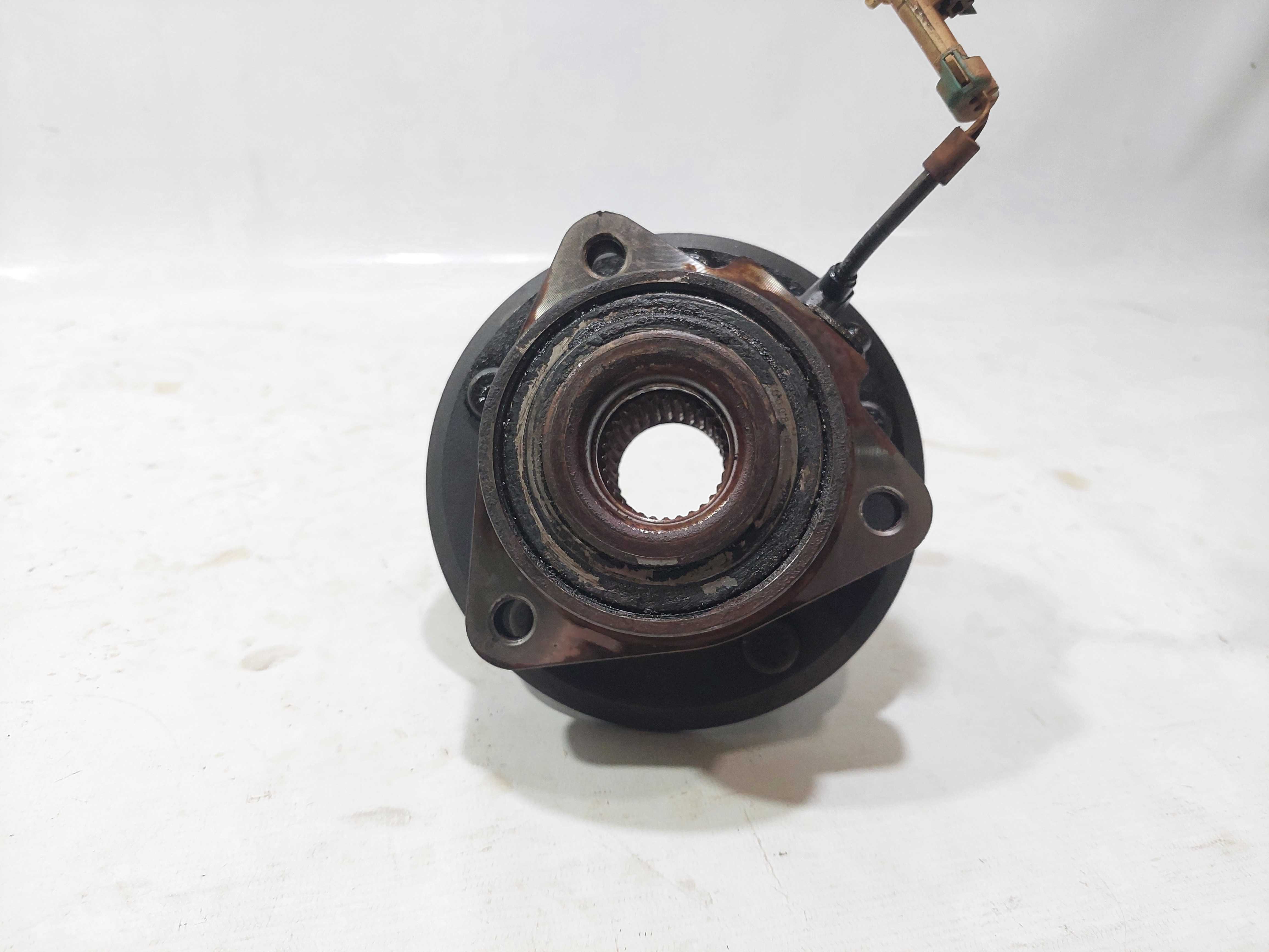 Cubo Roda Dianteira Direita Captiva Sport 2009/13 2.4 2