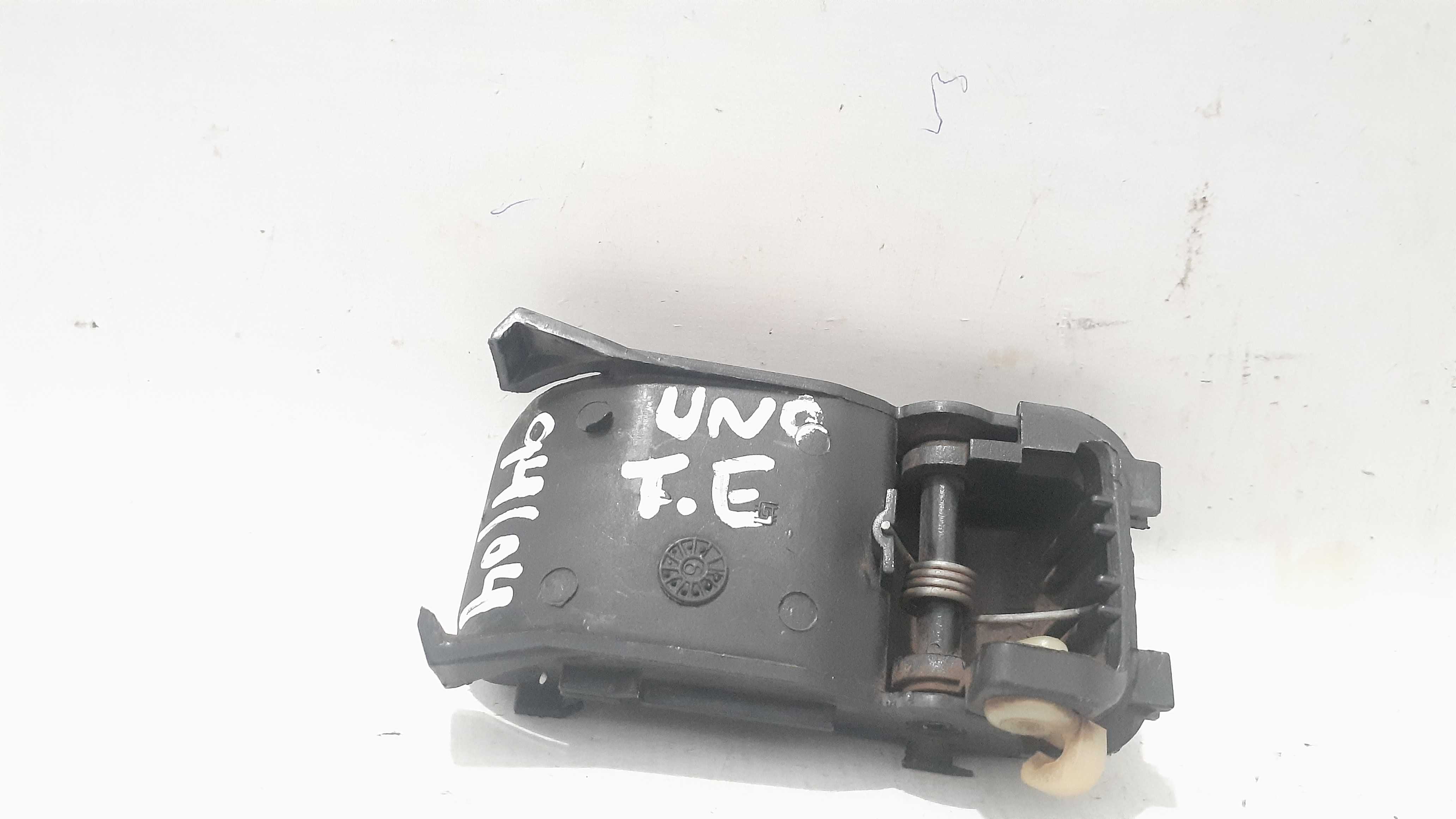 Maçaneta Interna Traseira Esquerda Uno Mille 96/04 Original – Preto – Traseira 4