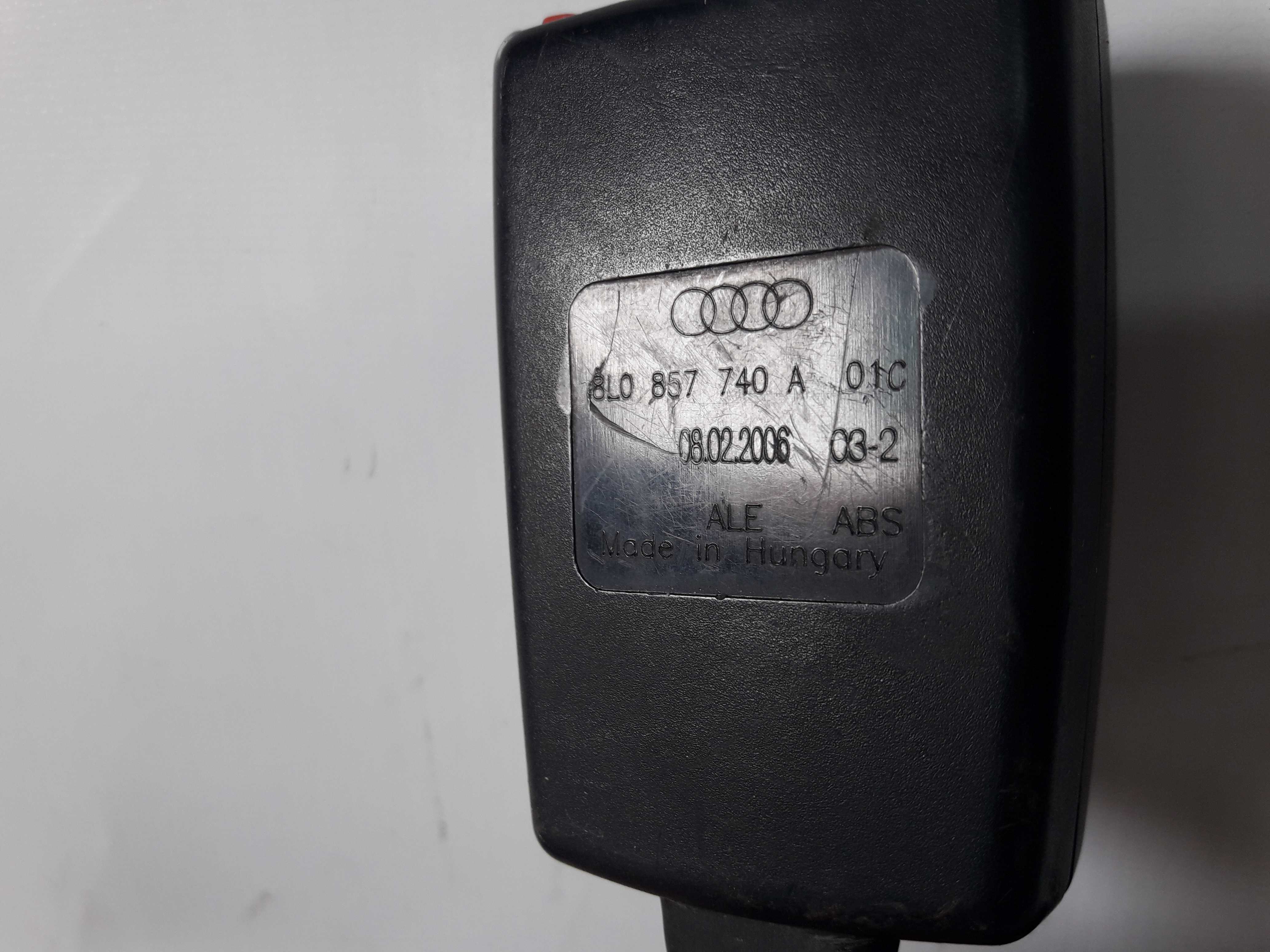 Cinto Segurança Traseiro Central Audi A3 95/00 8l0857740a 5