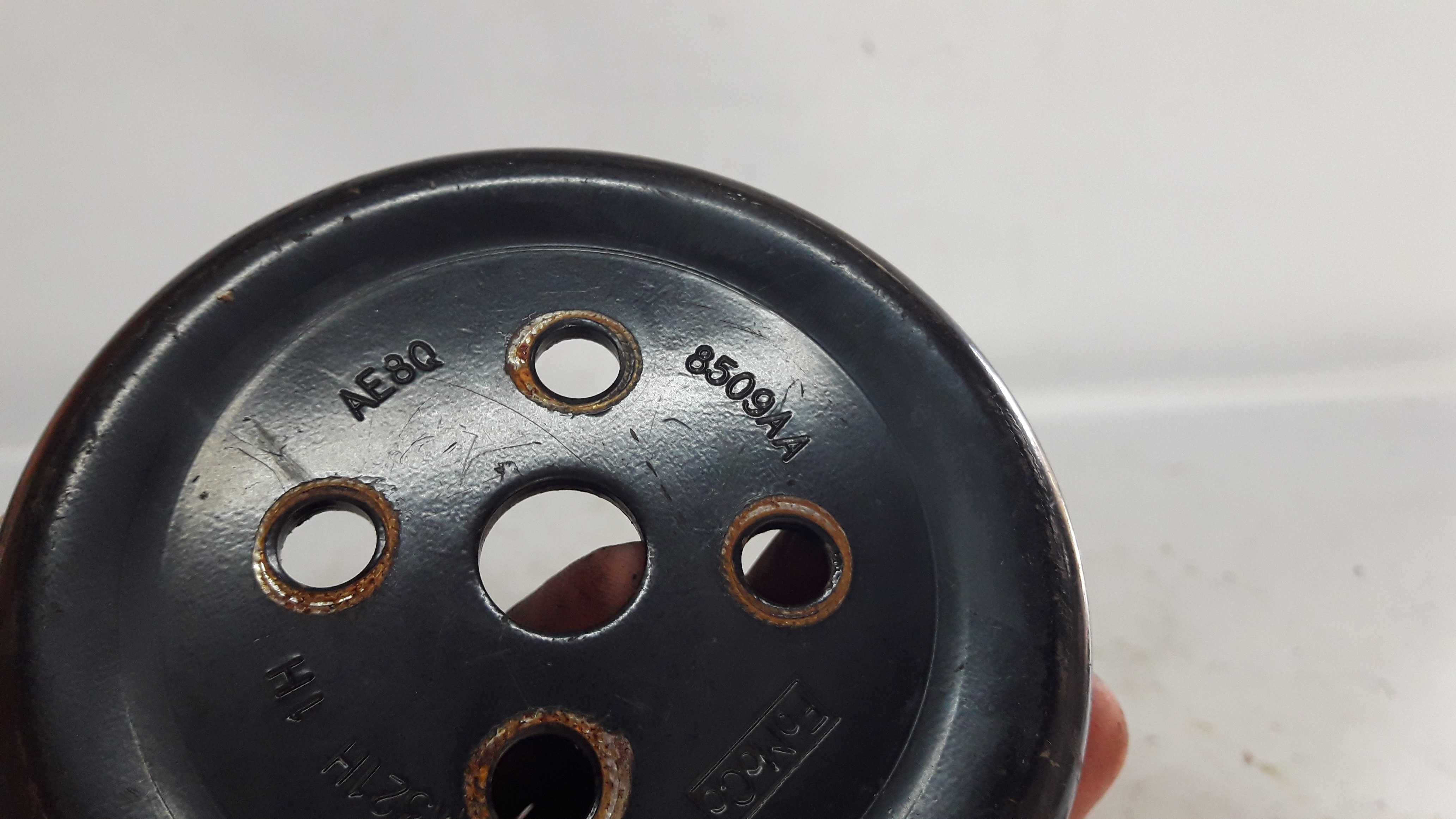 Polia Bomba Dágua Focus 1.6 16v Man 9 A 13 Ae8q8509aa 5