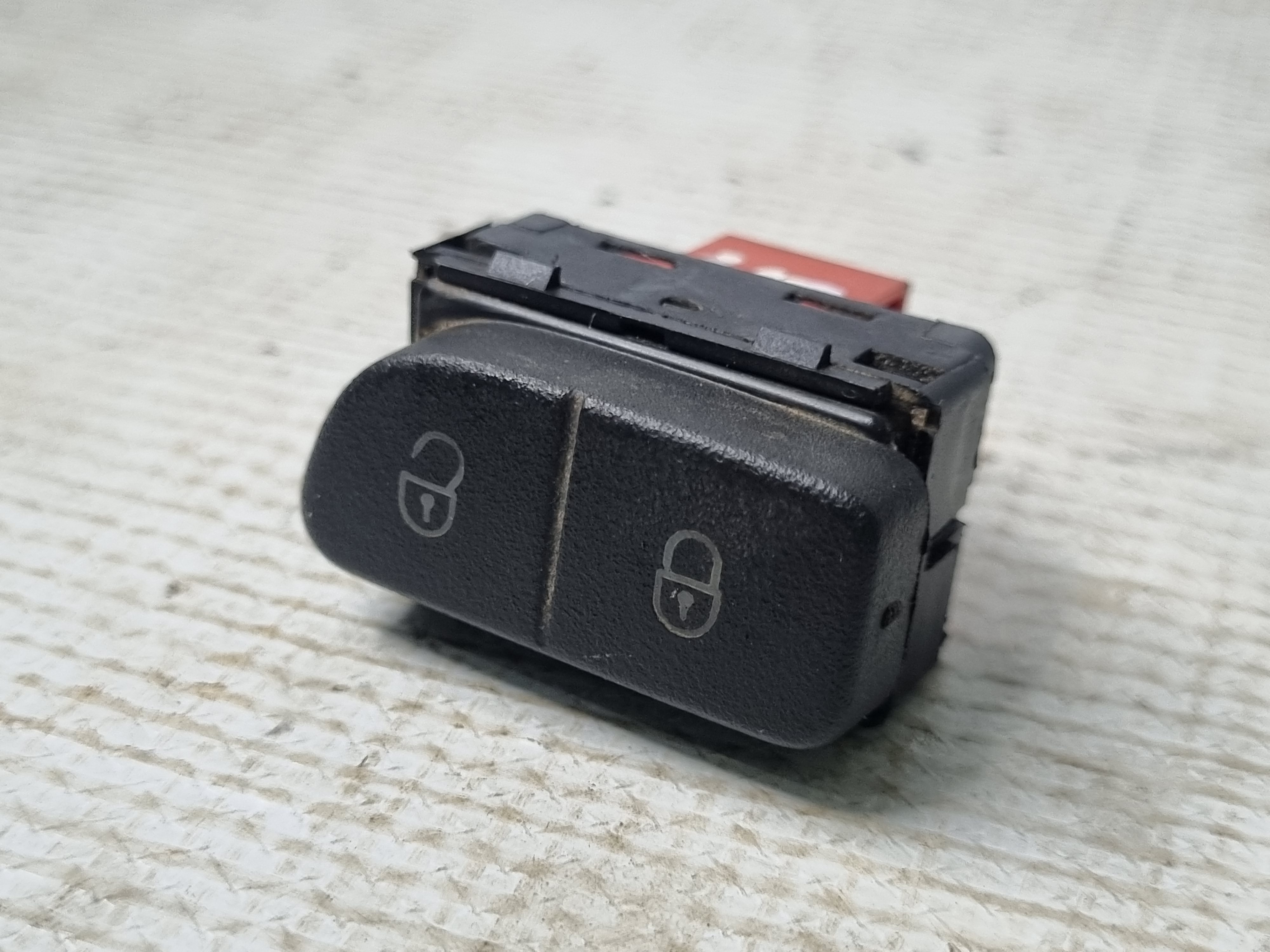 Botao Trava Elétrica Fechadura Porta Volkswagen Gol G7 3