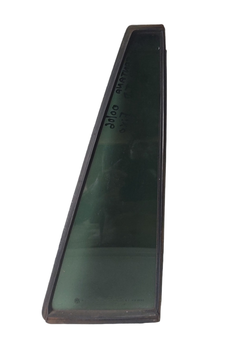 Vidro Fixo Vigia Porta Traseira Direita Santana 2000/06 1