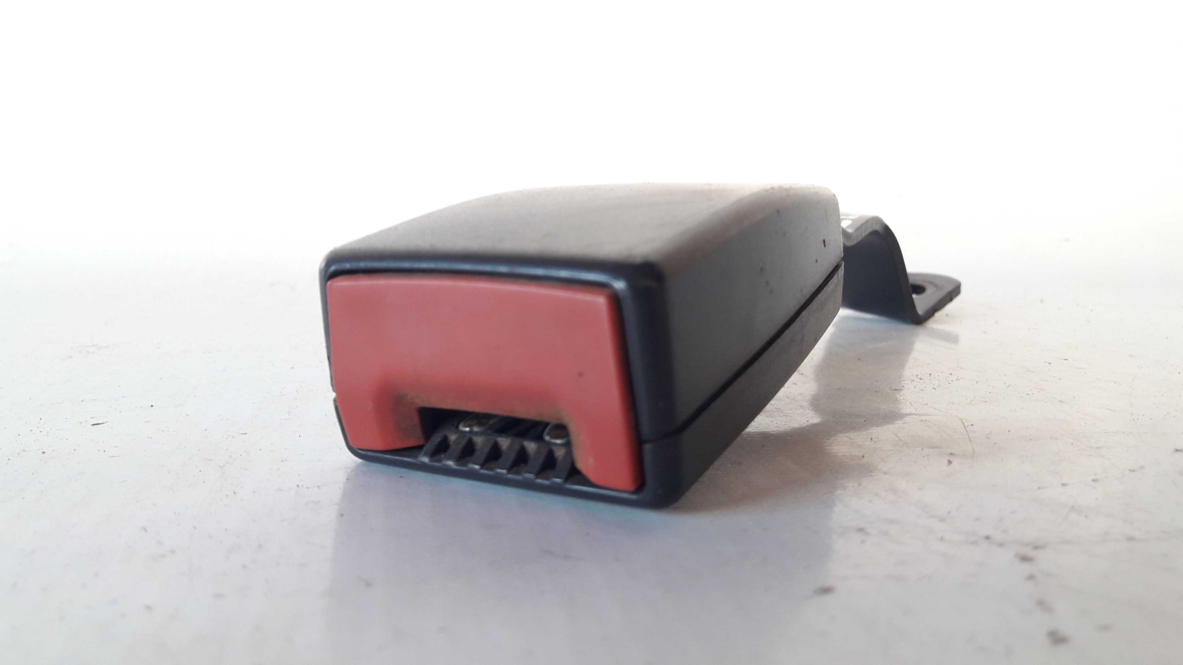 Trava Cinto Segurança Diant Direito 5z0857756 Cod 2335 4