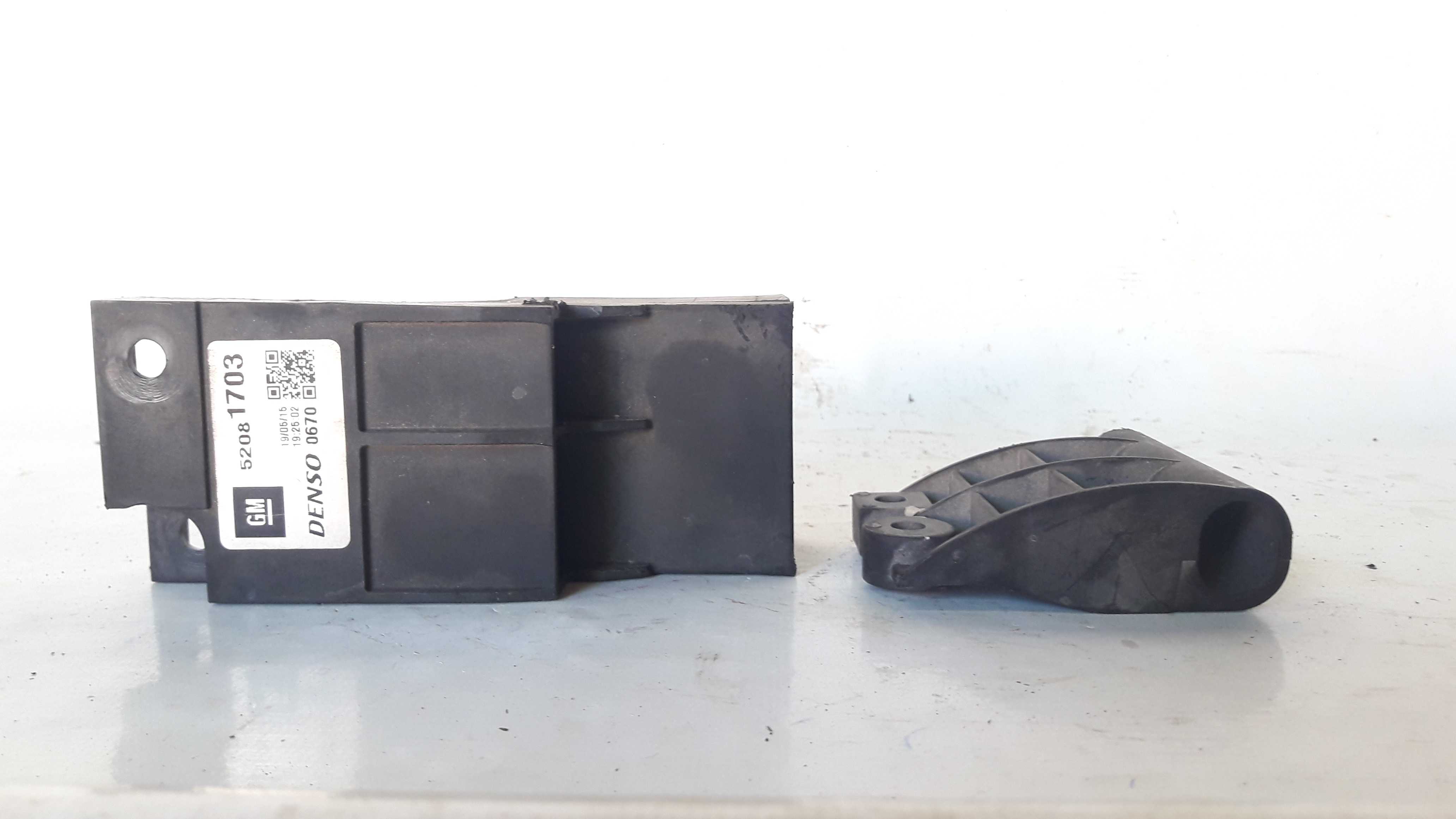 Suporte Radiador Onix/prisma C Ar Condiciona 12/15 4