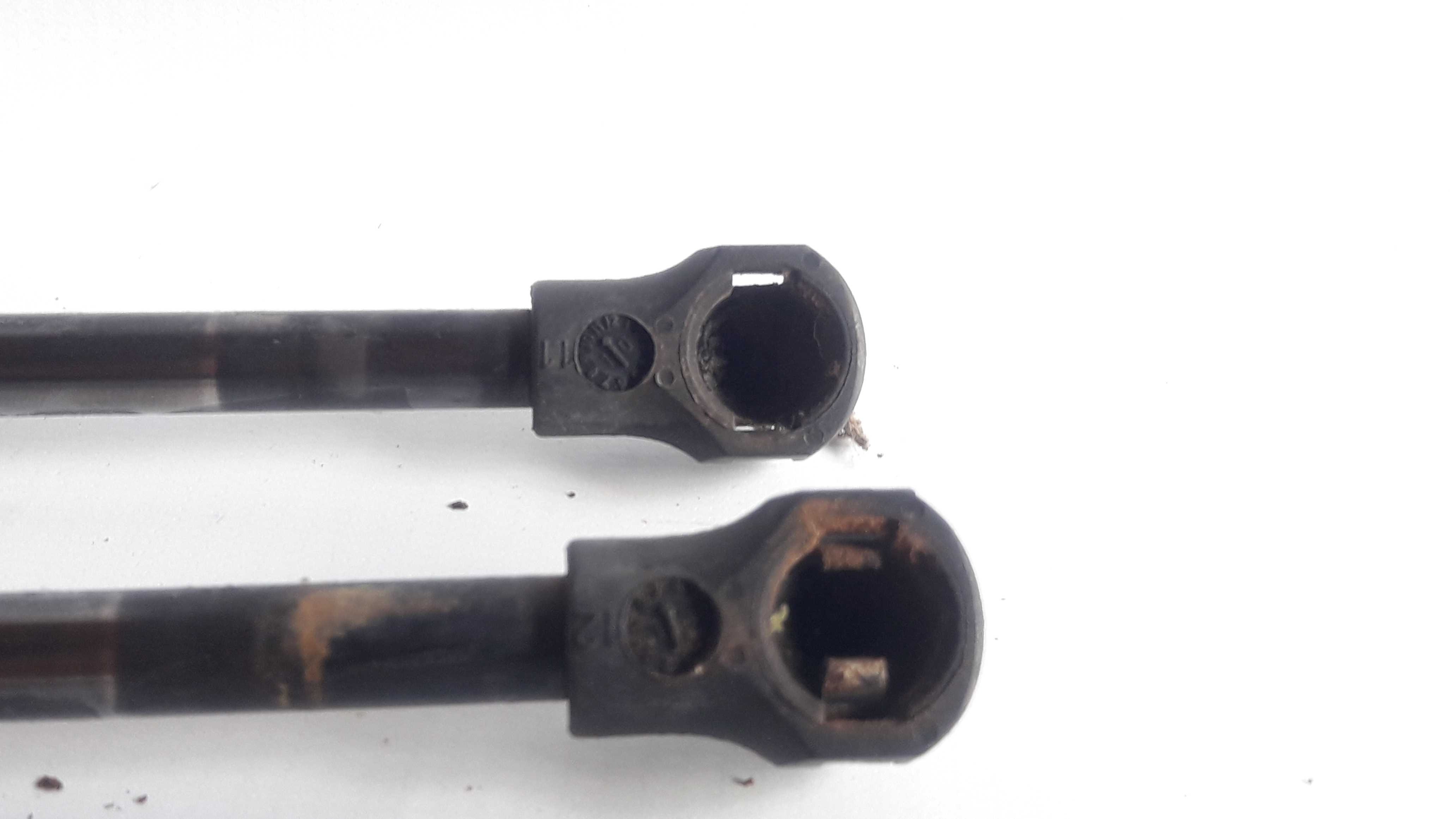 Par Amortecedor Tampa Traseira Malas Citroen C3 Picasso 11 2