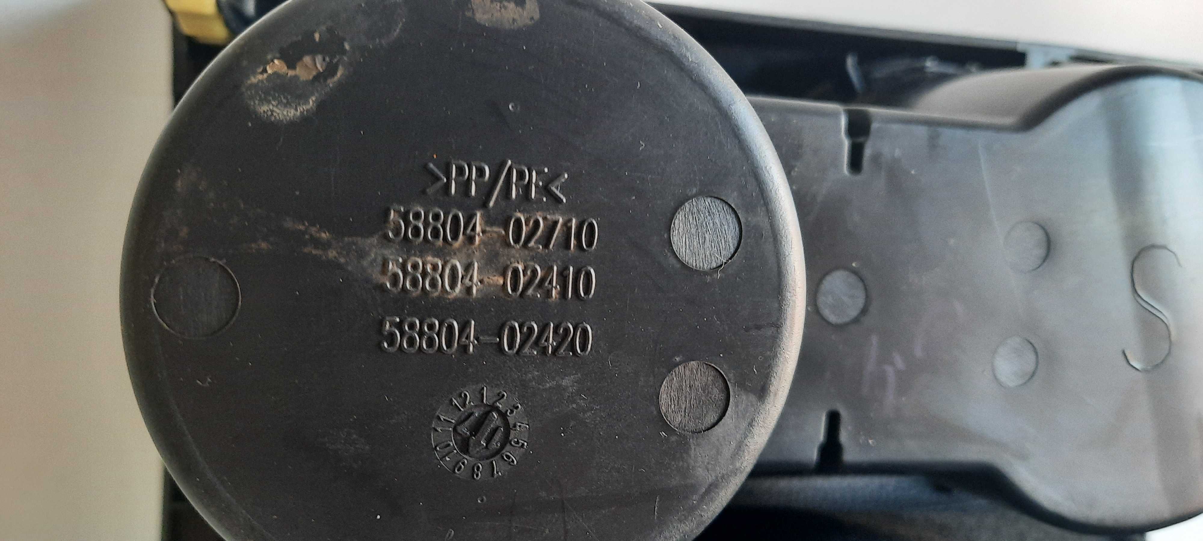 Porta Copos Corolla 2.0 16v 154cv 17/19 5880402710 15439 J Preto 5