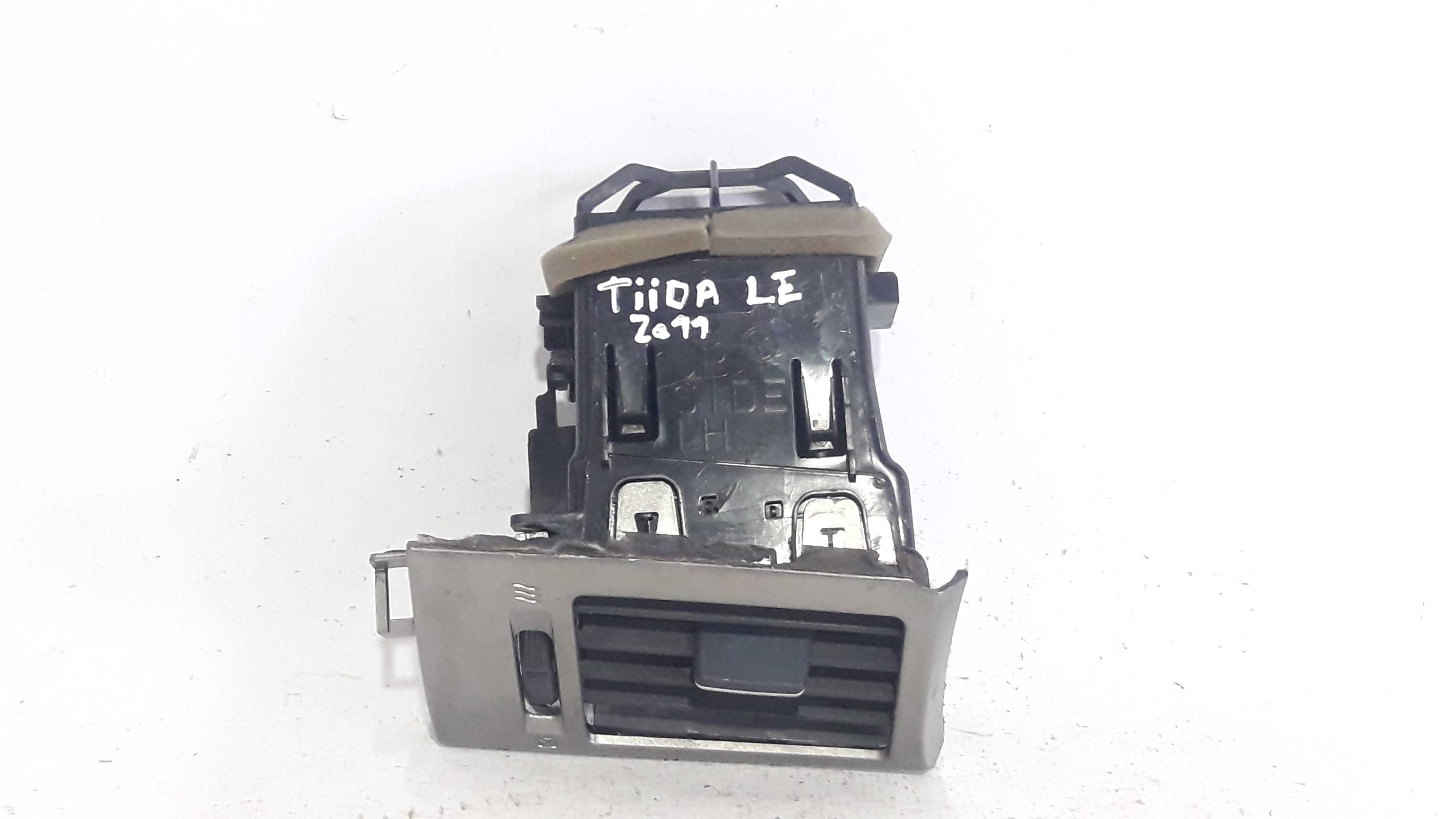 Difusor Ar Esquerdo Tiida 7/14 E6785111q100 25966 6