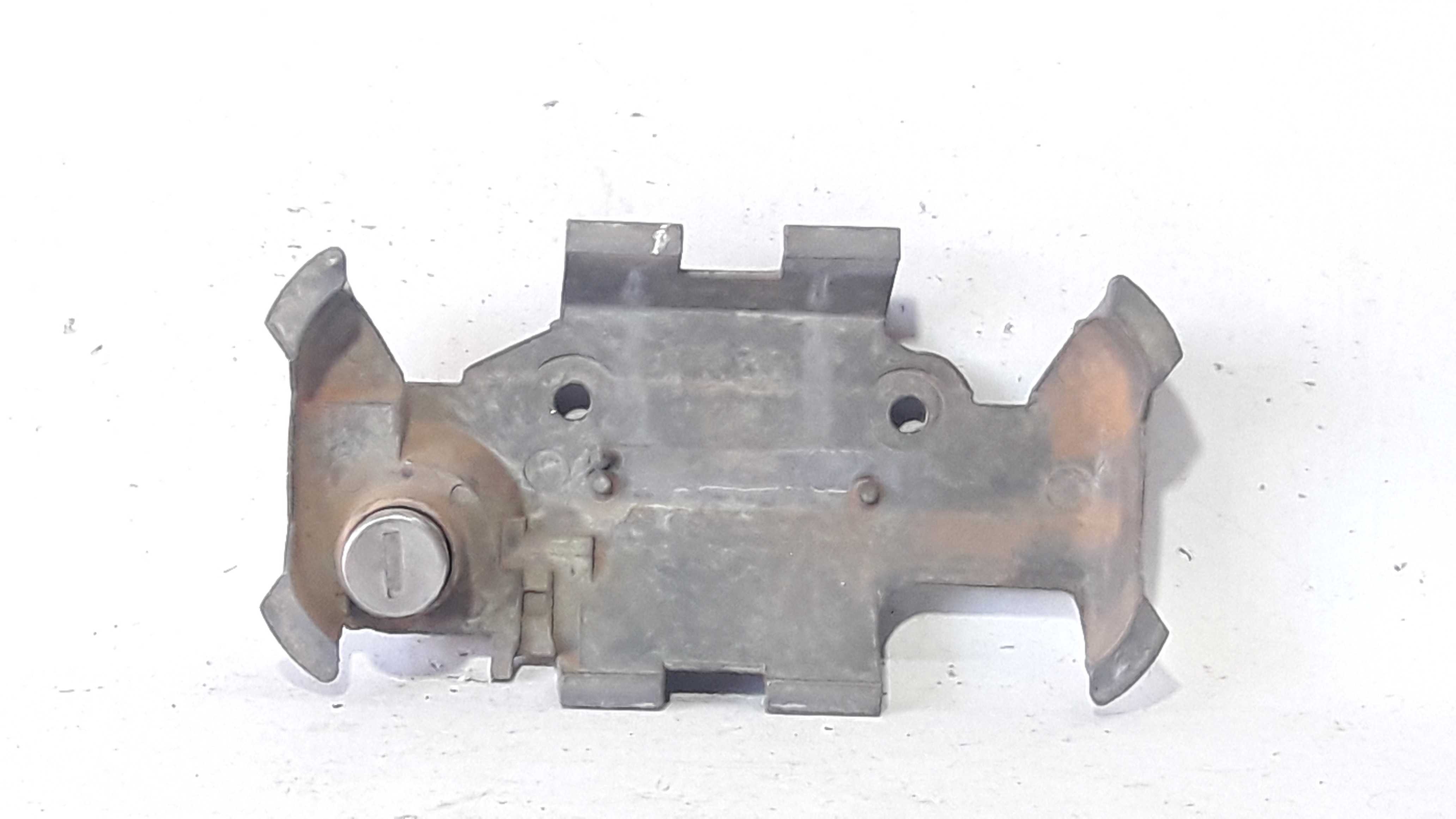 Suporte Base Maçaneta Ext Dianteira Direita Corsa 96/10