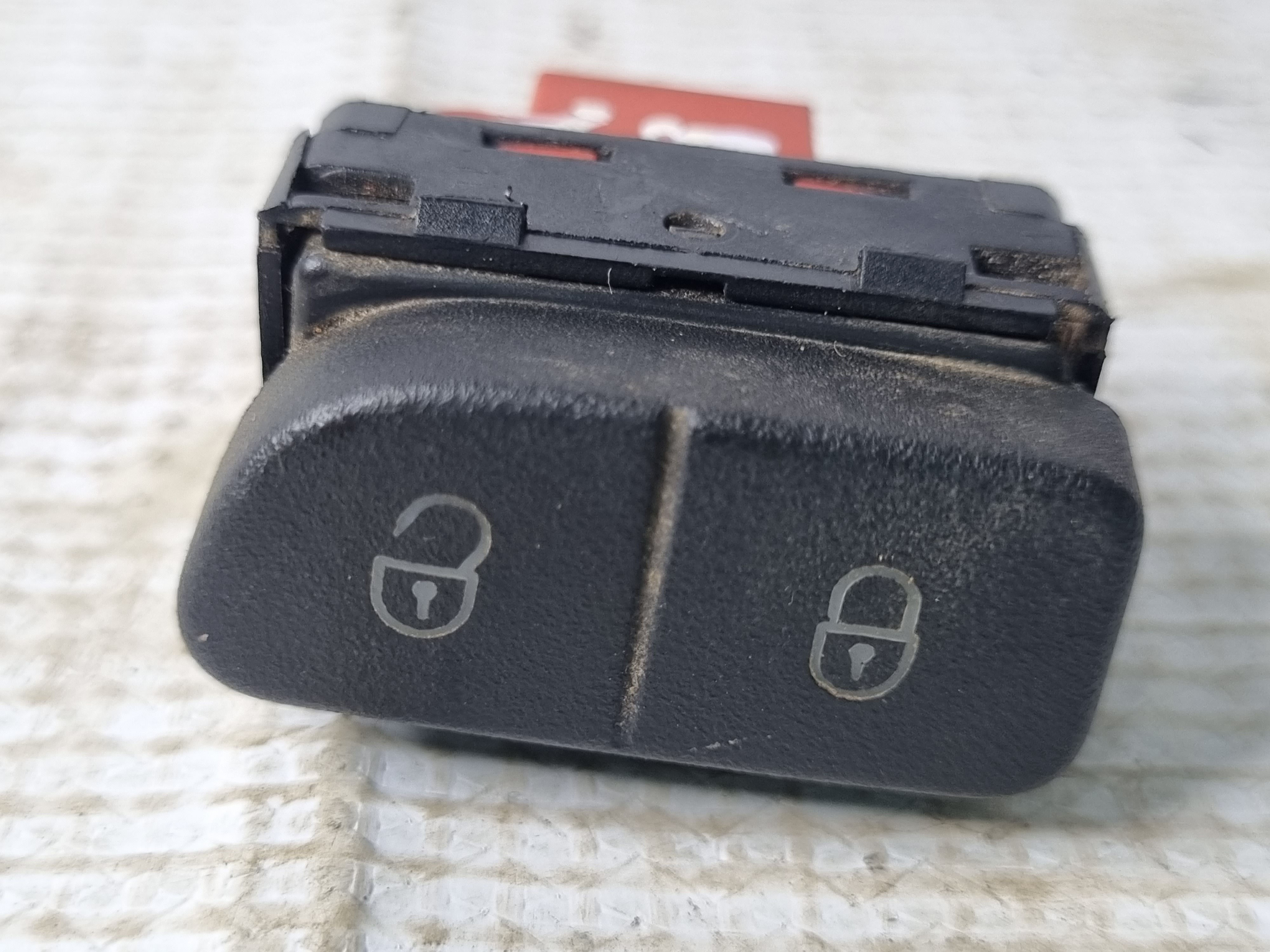 Botao Trava Elétrica Fechadura Porta Volkswagen Gol G7