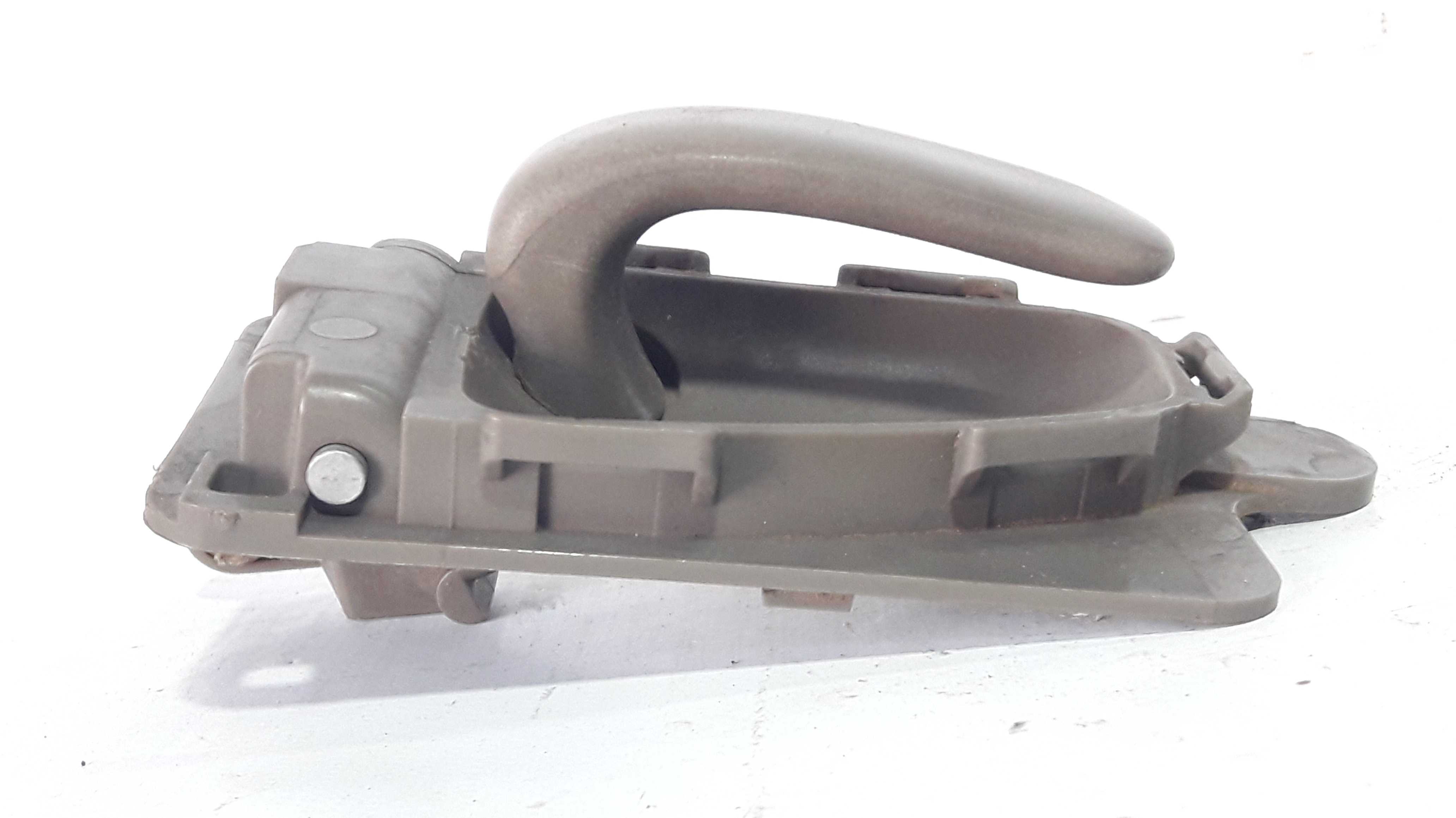 Maçaneta Interna Diant Direita Xsara Picasso 02/08 25151 – Pret – Dianteira 3