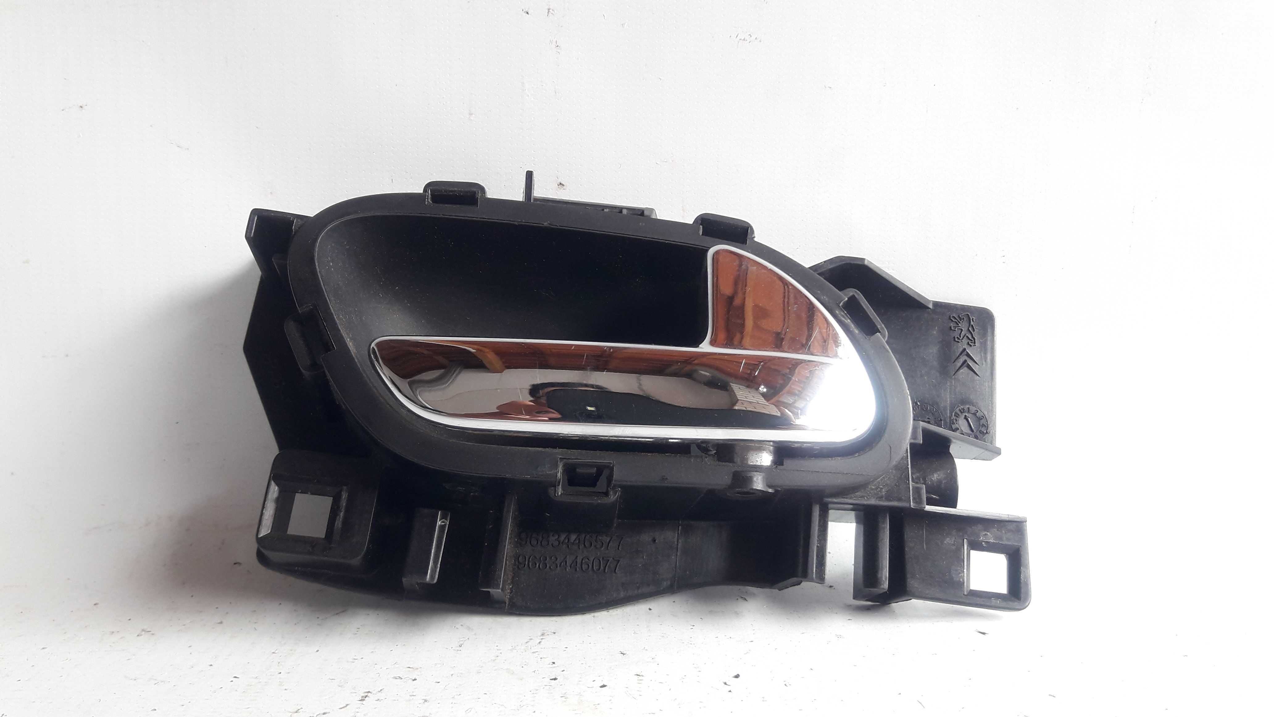 Maçaneta Int Traseira Direta Citroen C3 Picasso 2011 1