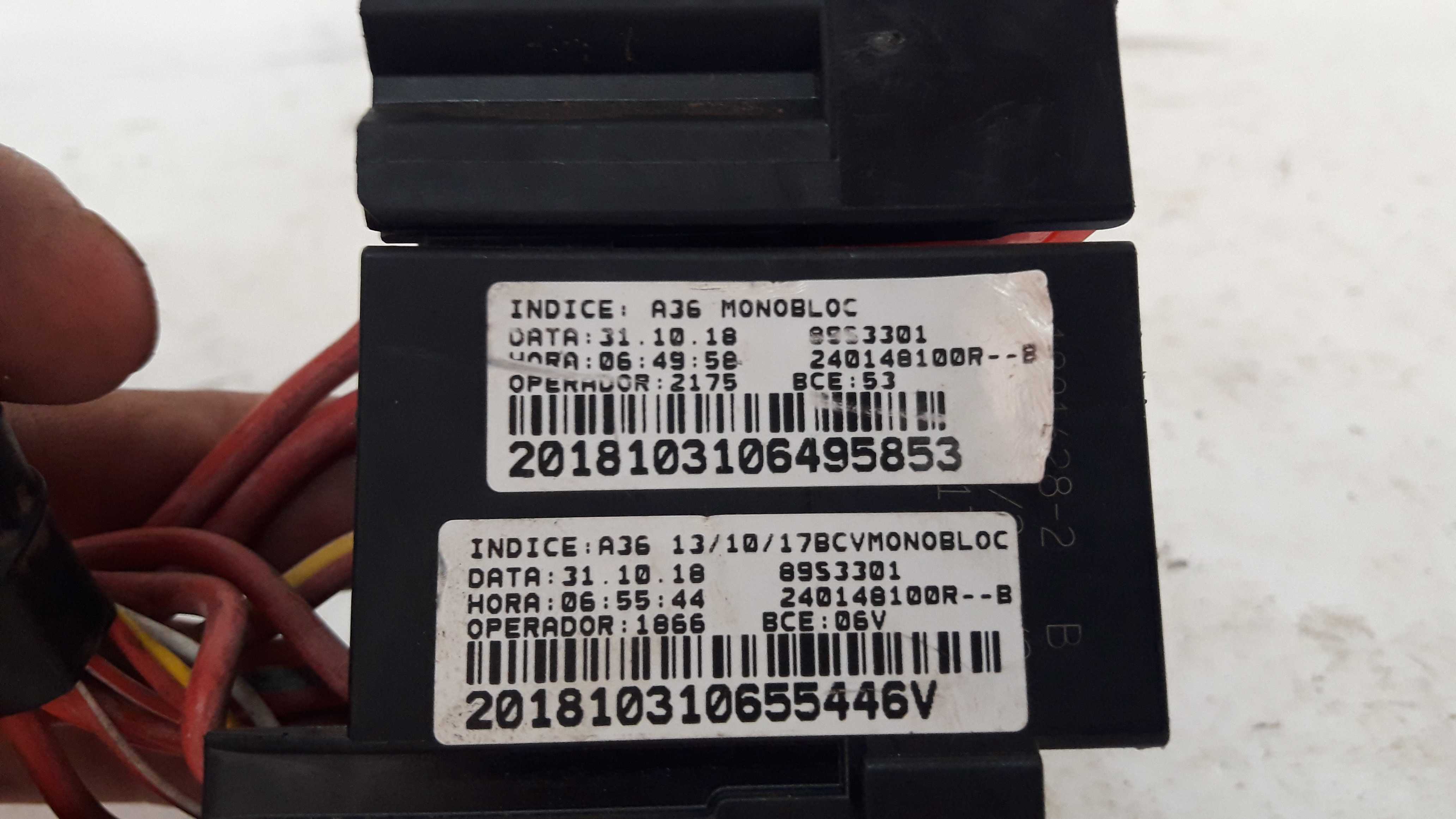 Caixa Fusiveis Kwid 1.0 3cc 17 A 19 1801628 28176 5