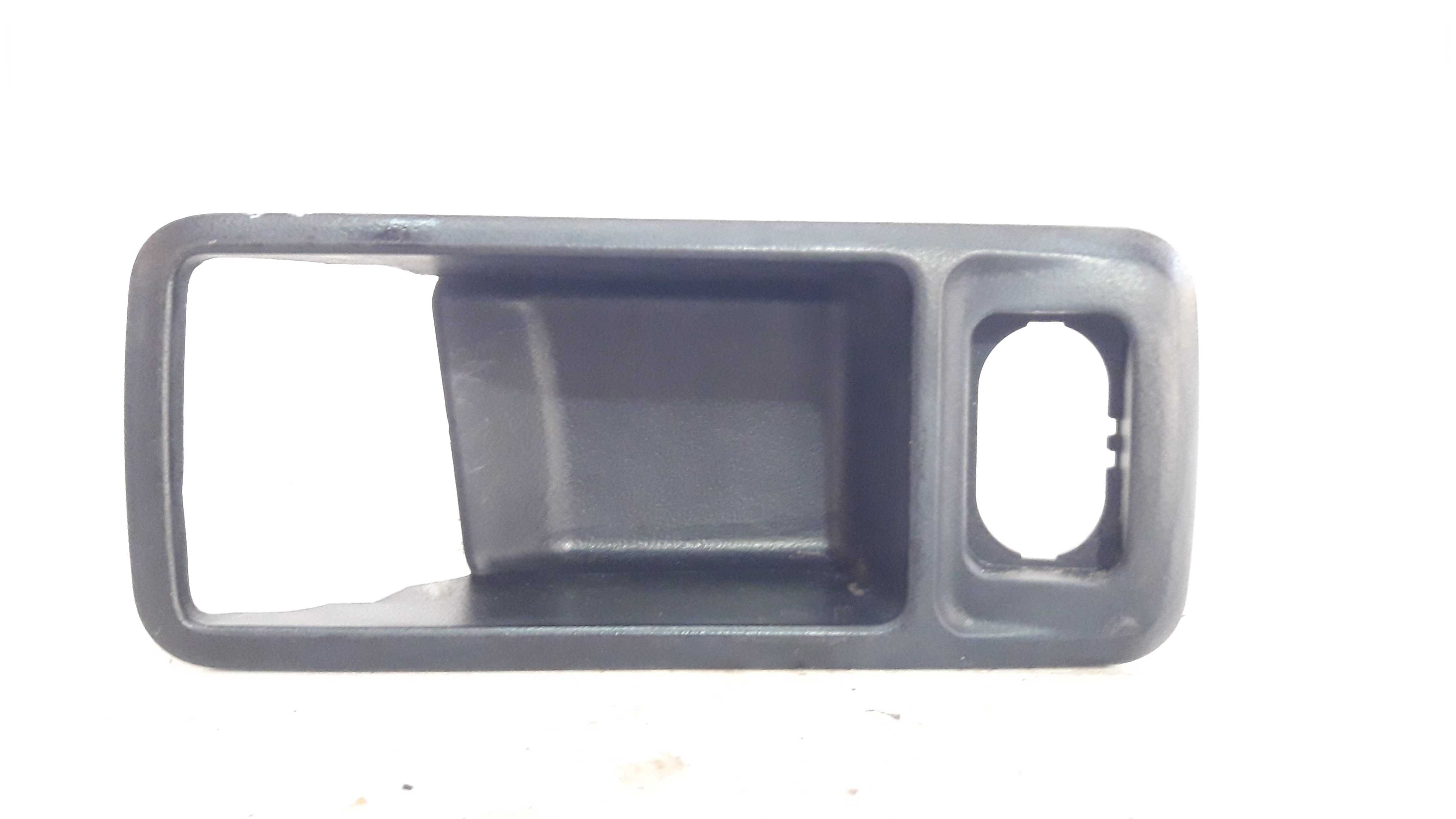 Moldura Interna Maçaneta Traseira Esquerda Focus 9 A 13  Preto Traseira 7