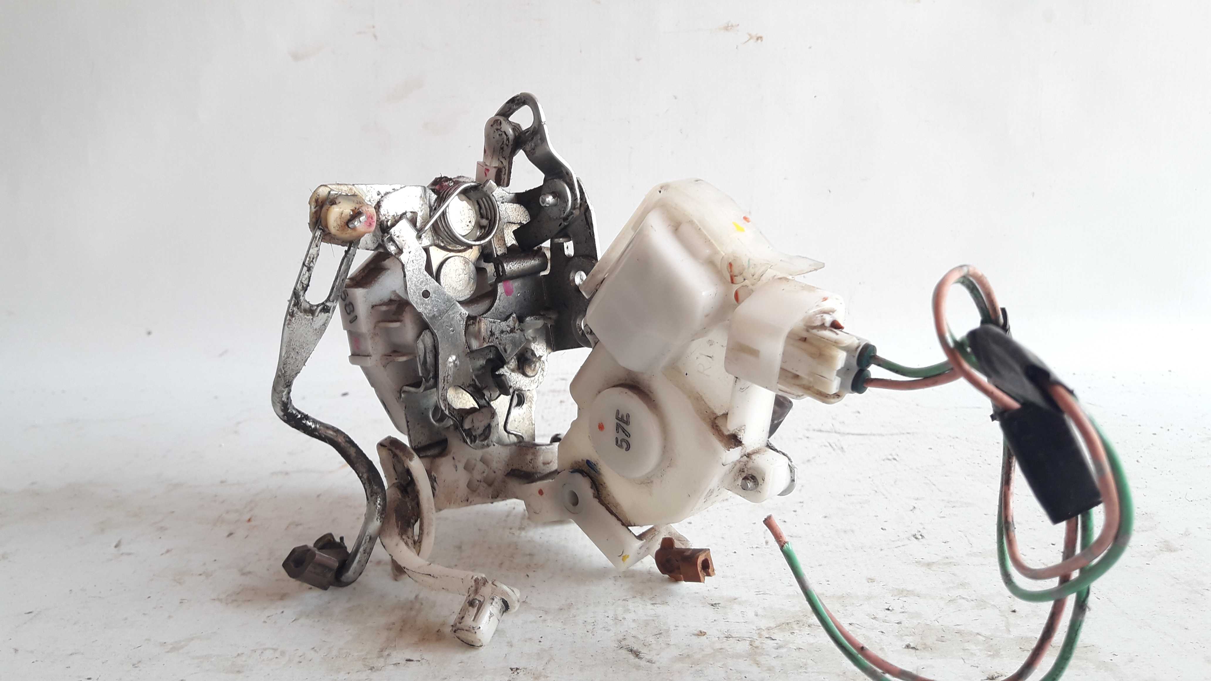 Fechadura Elétrica Porta Dianteira Direita Toyota Etios 2015 3