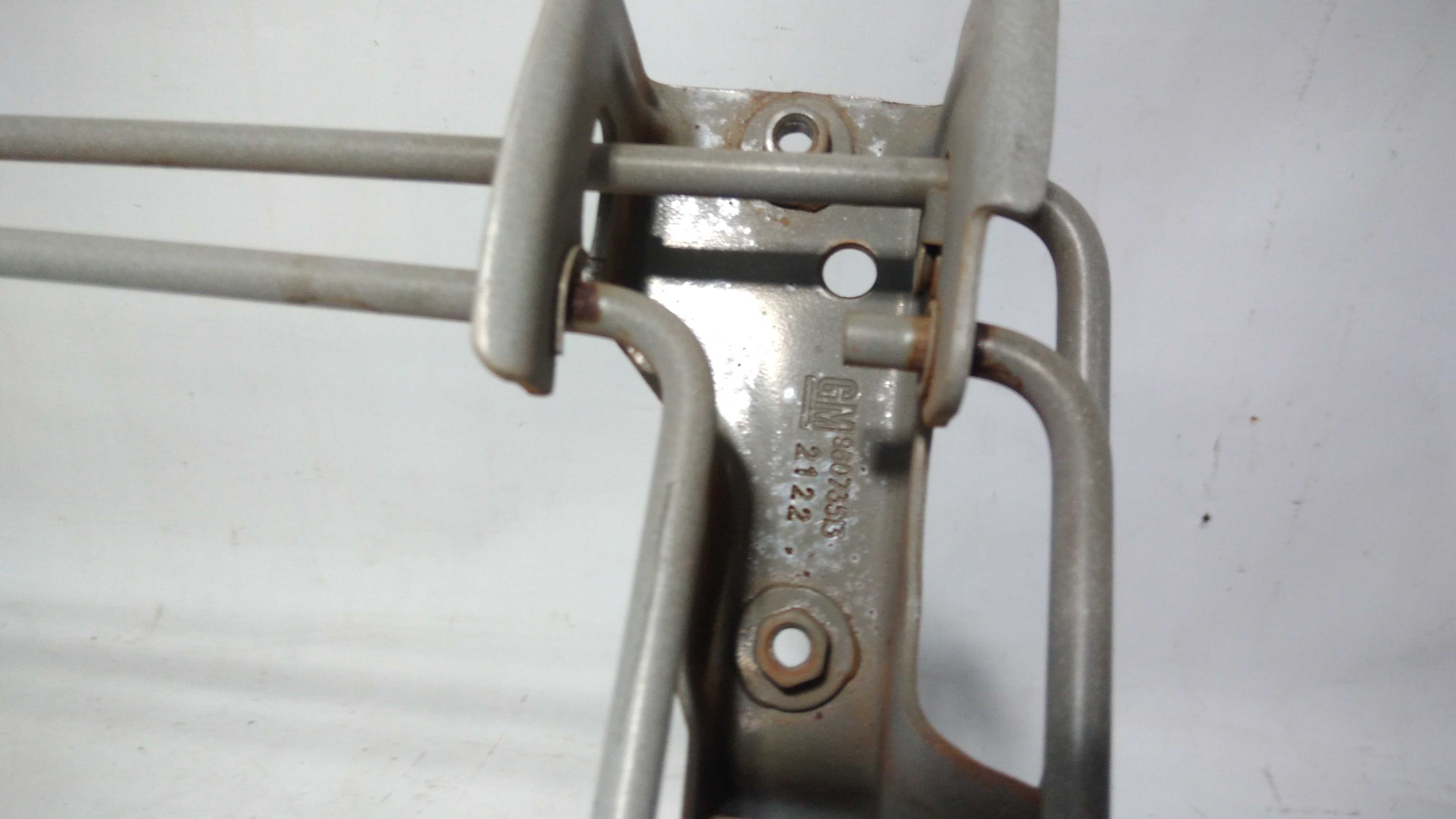 Braço Tampa Traseira Chevrolet Cruze Sedan 2012/2015 6