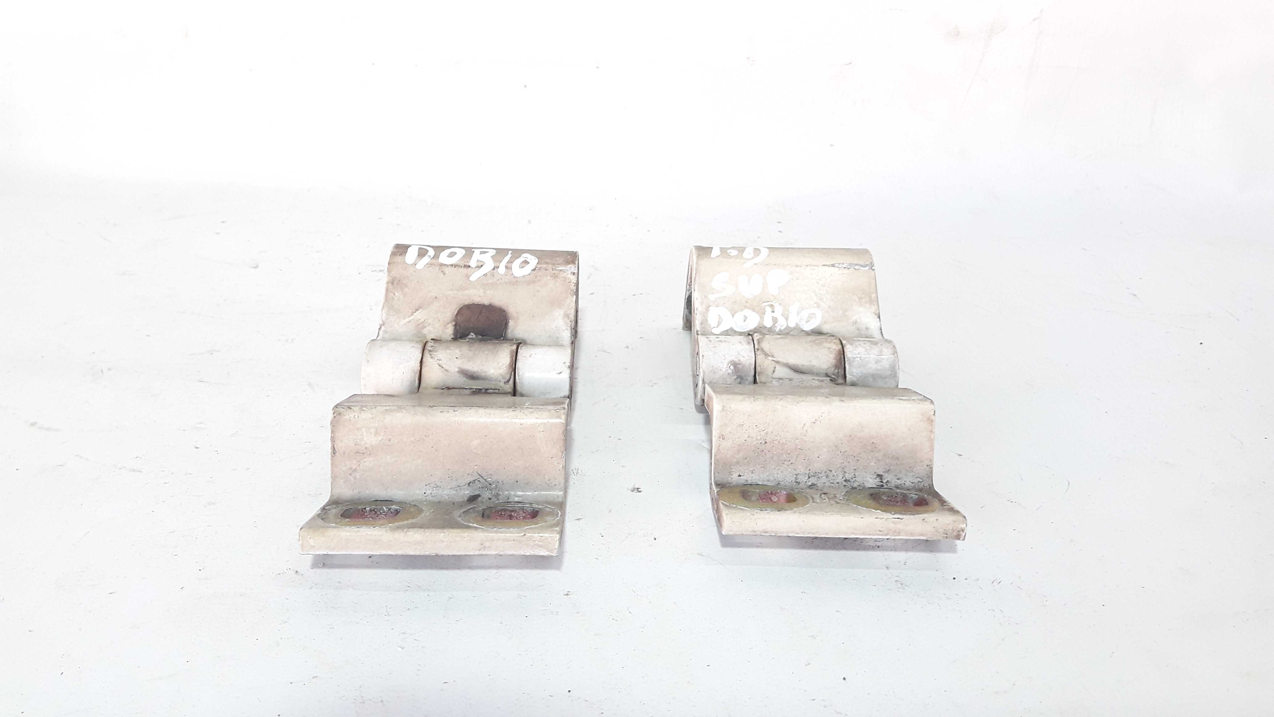 Dobradiça Tampa Traseira Direita Doblo Cargo 02/08 25359 2