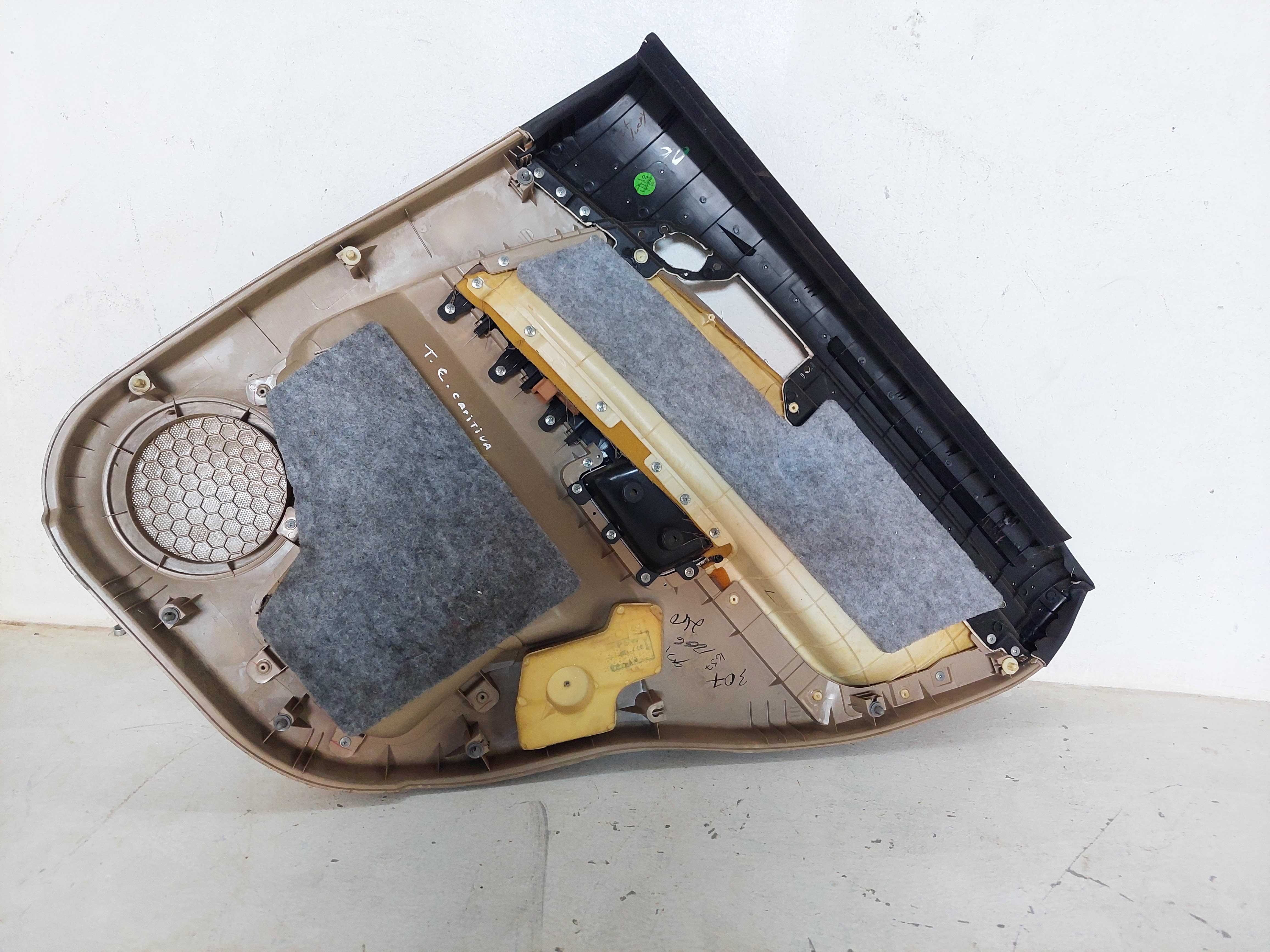 Forro De Porta Traseiro Esquerdo Chevrolet Captiva 2009 3