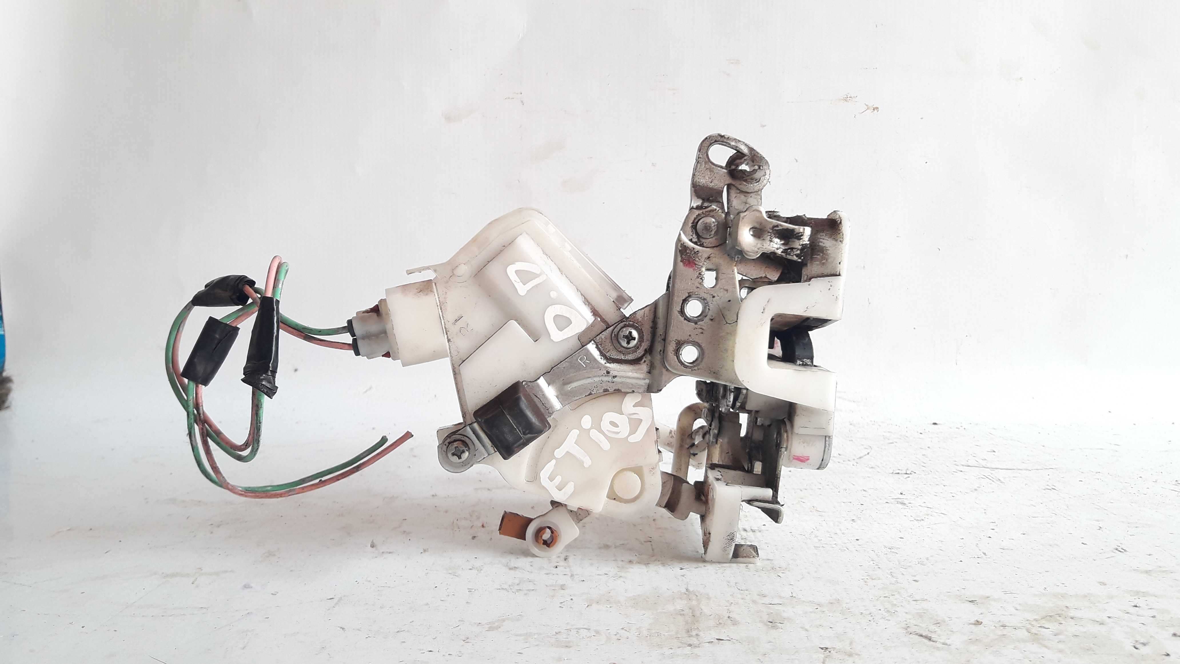 Fechadura Elétrica Porta Dianteira Direita Toyota Etios 2015 2